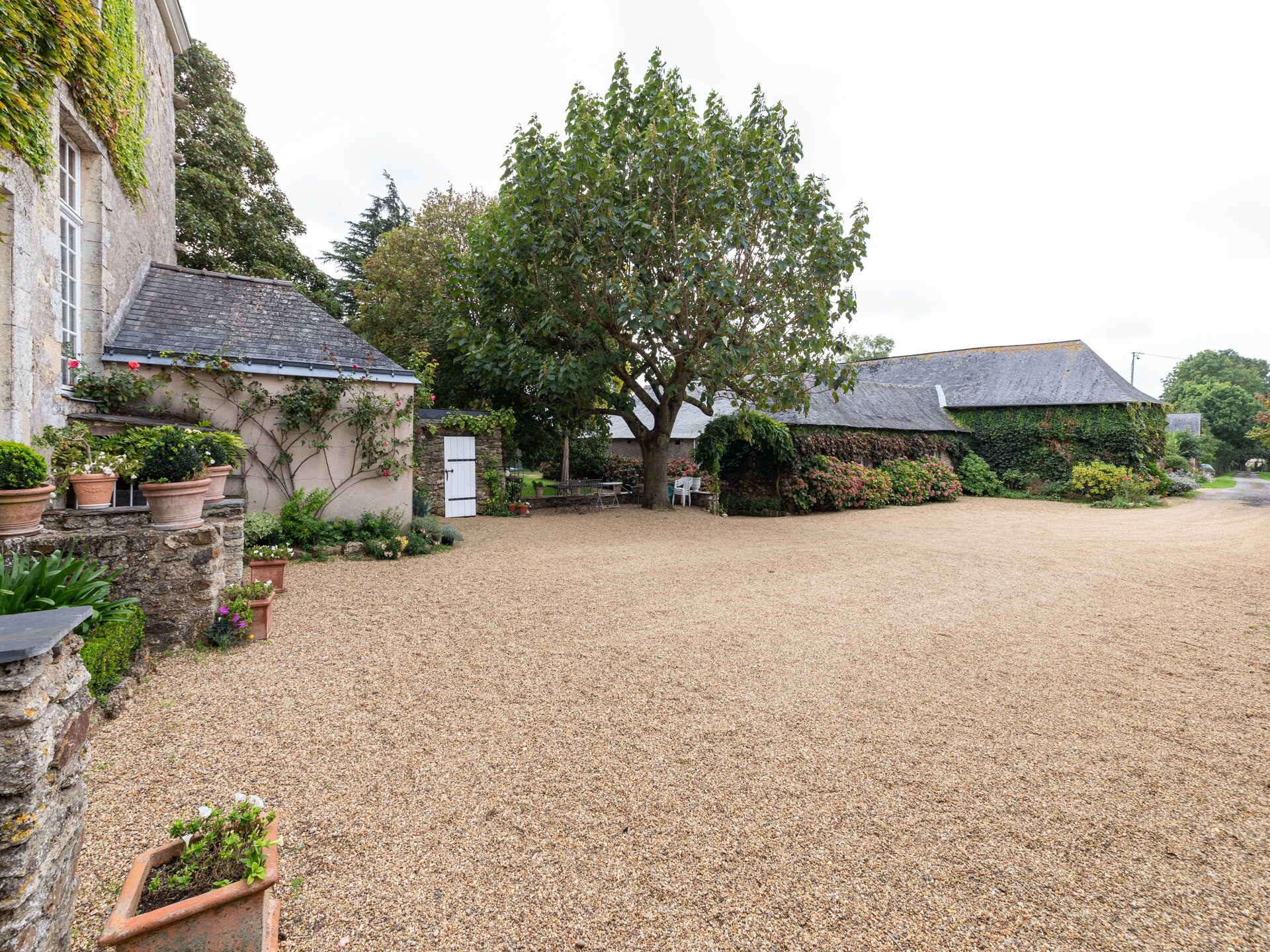 Authentiek 16e-eeuws vakantiehuis in rustige Loirestreek met tuin en golf - foto 28