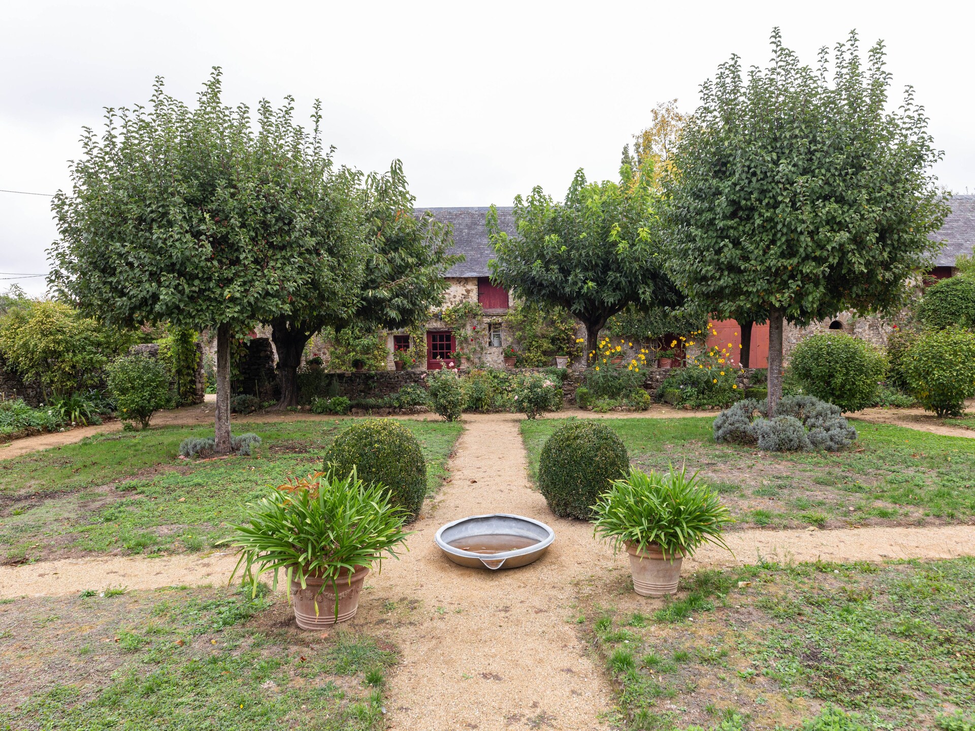 Authentiek 16e-eeuws vakantiehuis in rustige Loirestreek met tuin en golf - foto 29