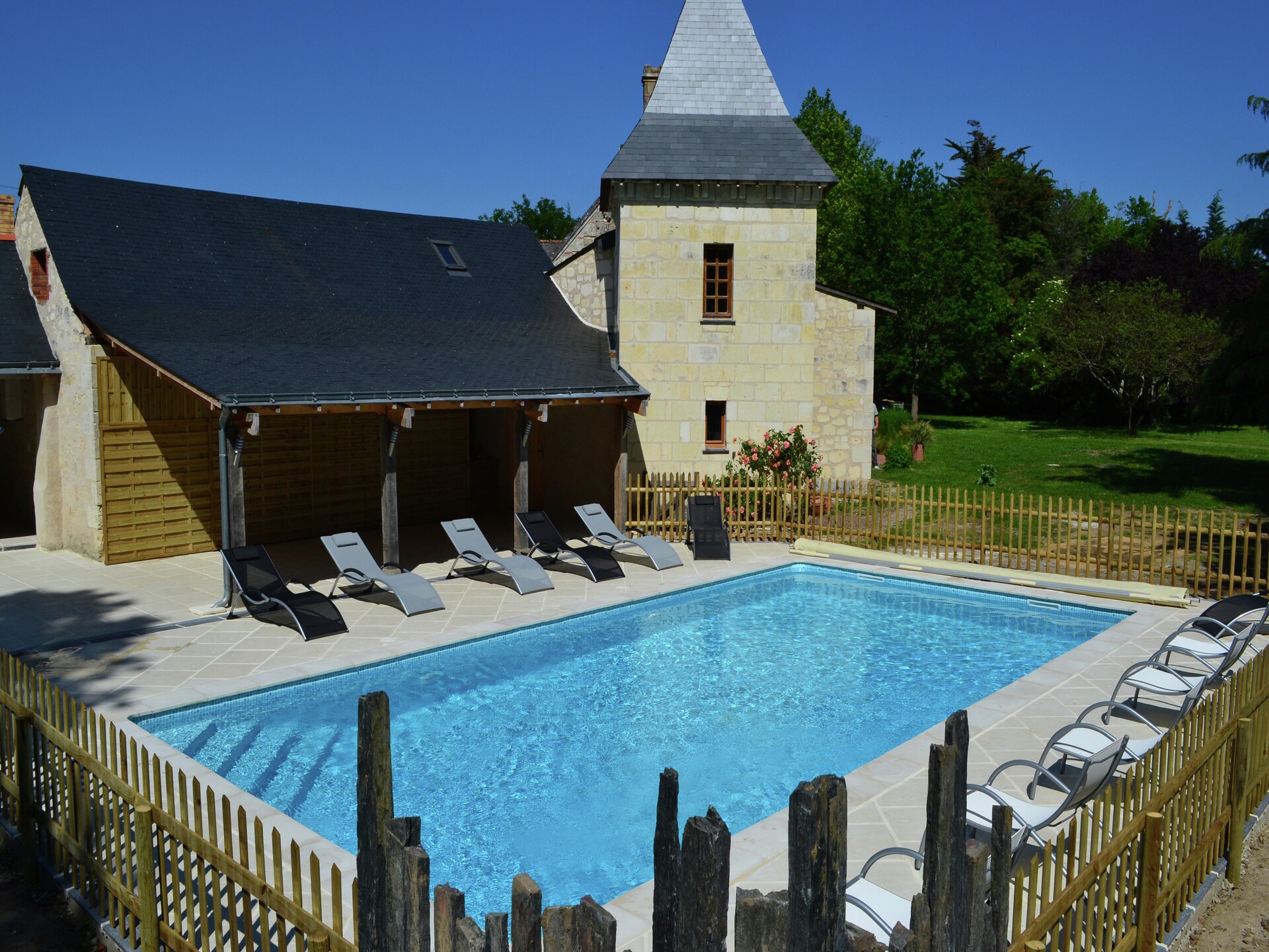 Romantisch vakantiehuis aan de Loire met zwembad, nabij Brion - foto 12