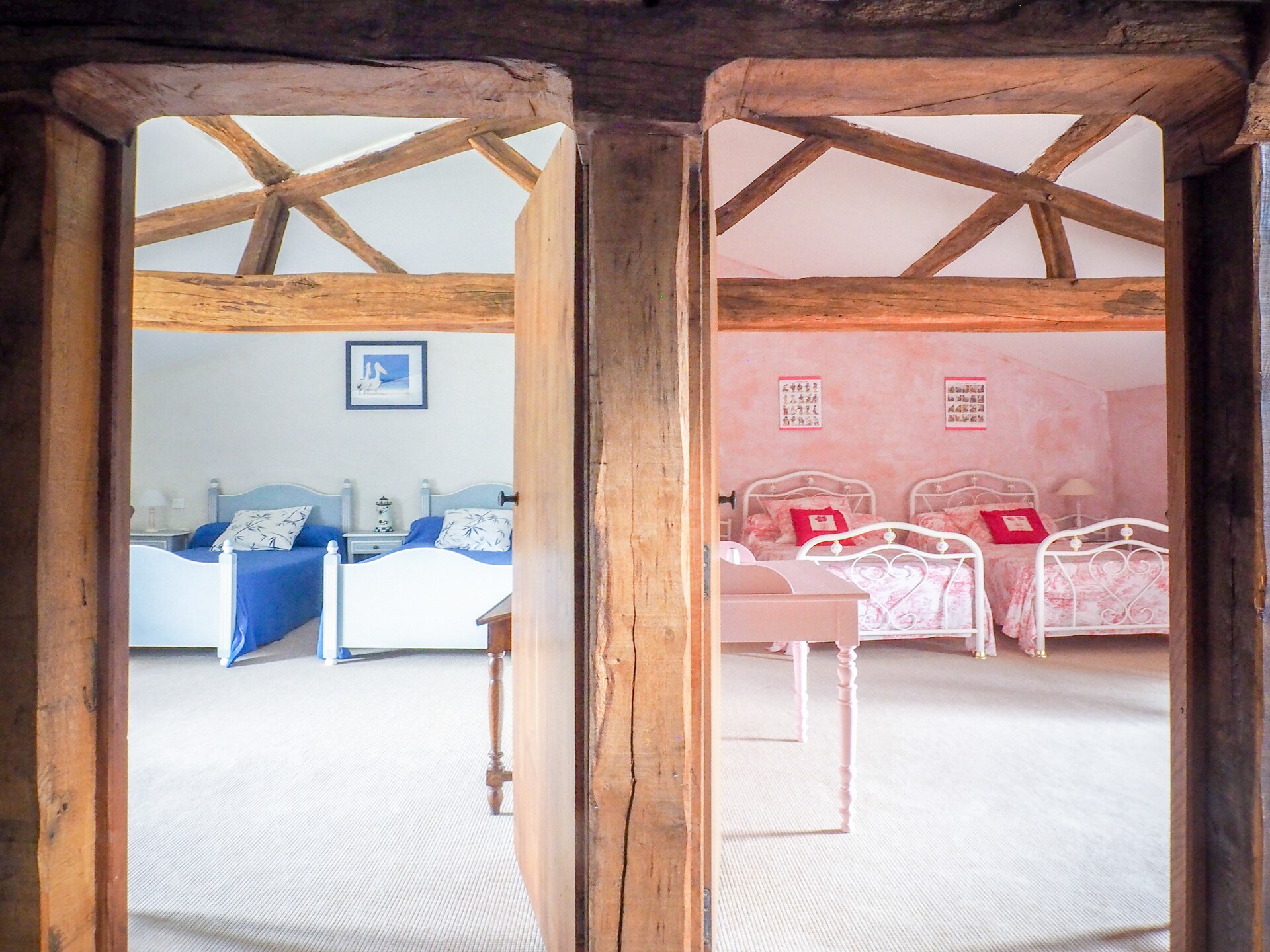 Ruim vakantiehuis met privézwembad en open haard in Saint-Laurent-de-la-Salle - foto 13