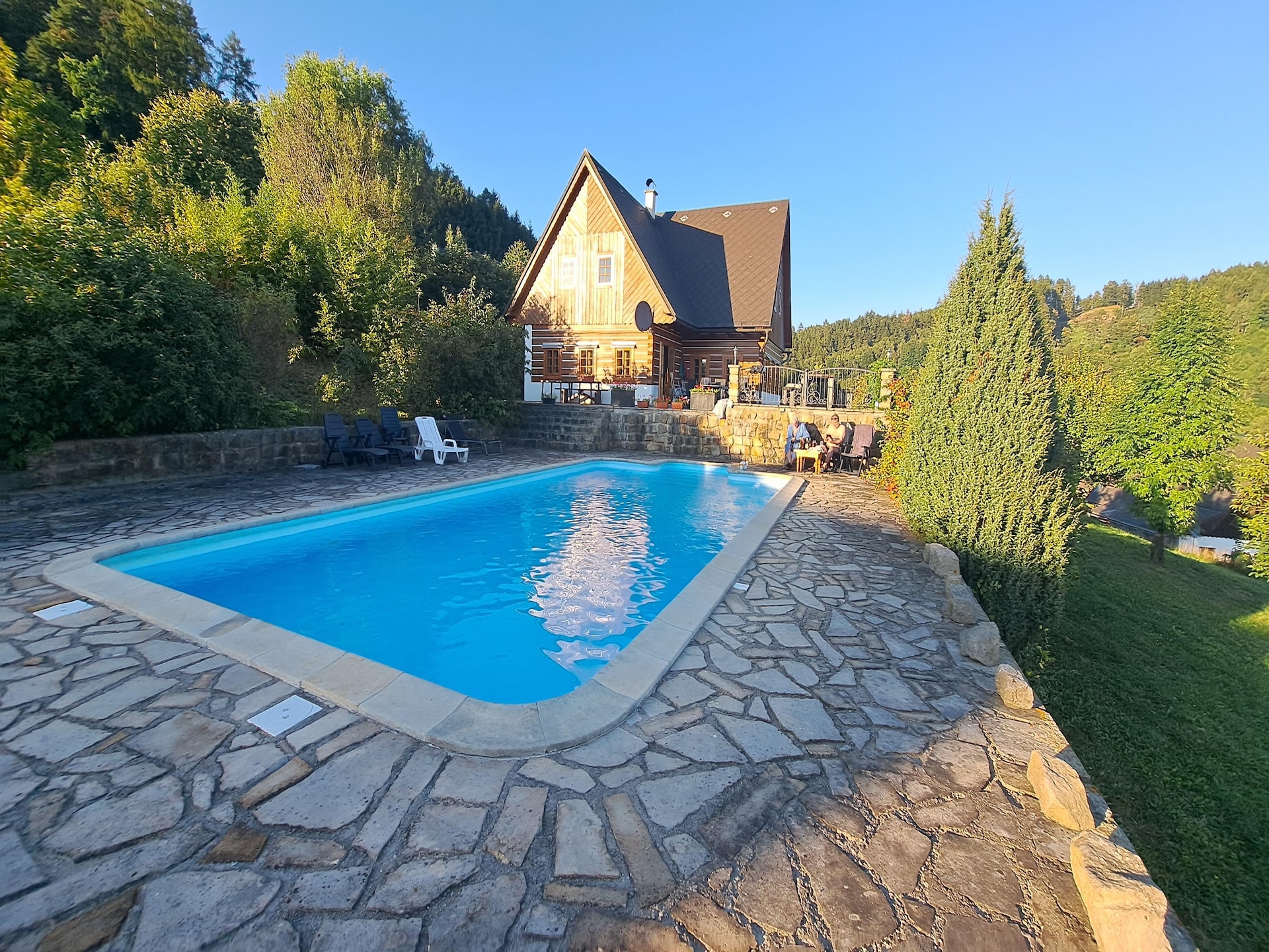 12-persoons villa met privézwembad in Pecka - foto 6