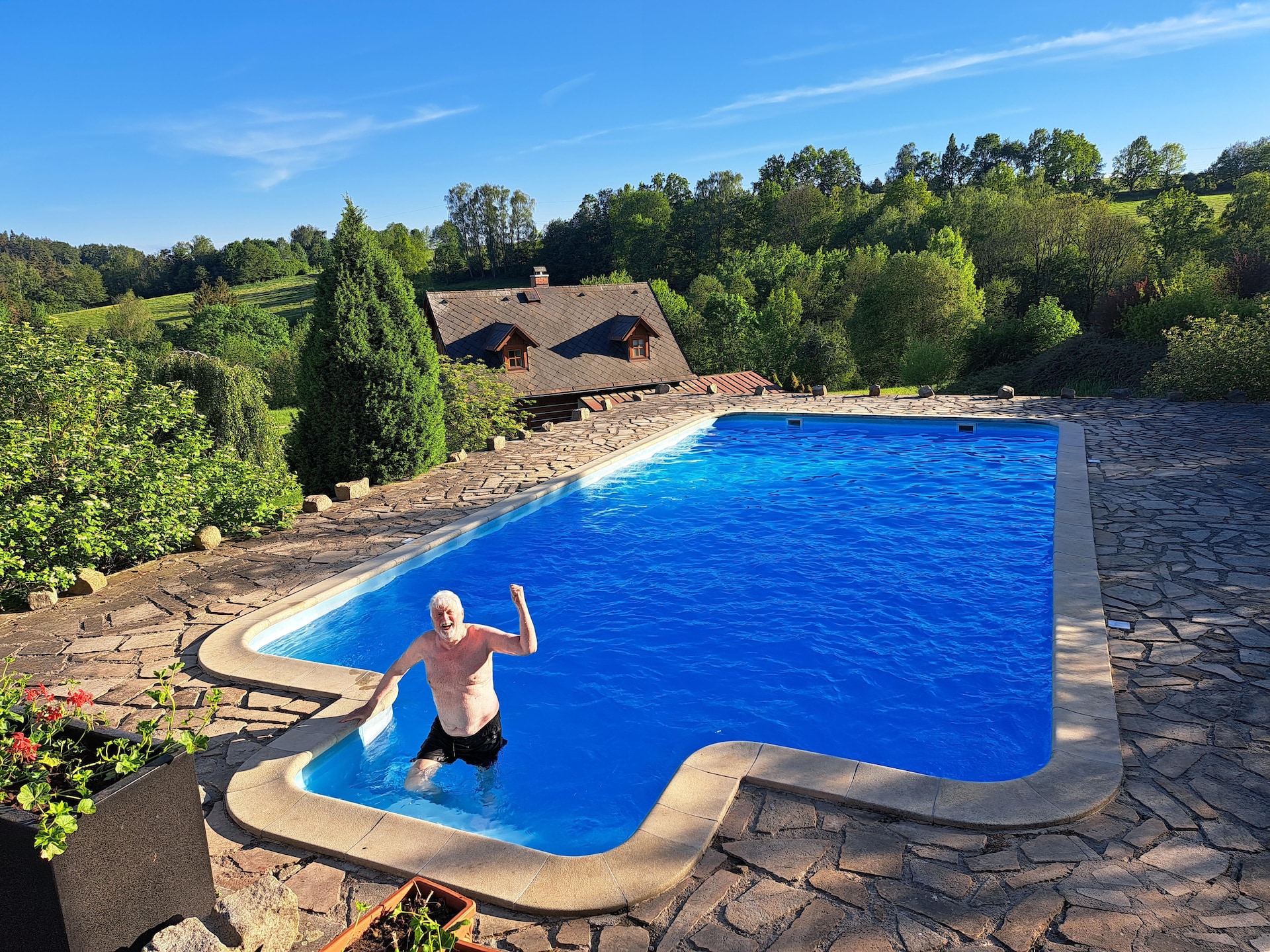 12-persoons villa met privézwembad in Pecka - foto 1