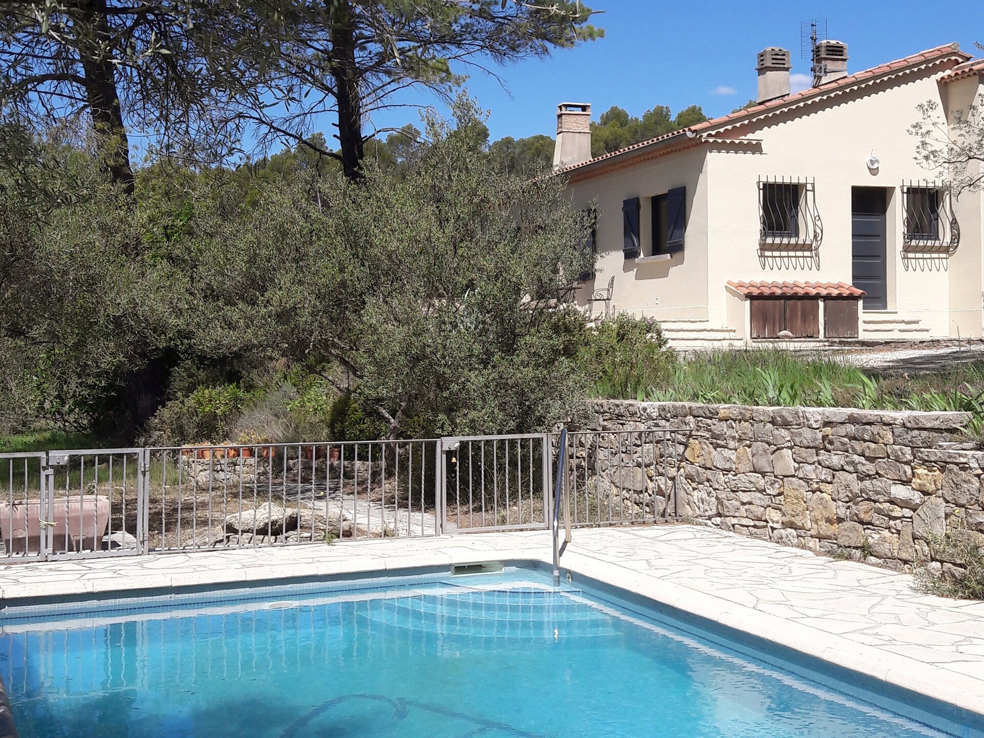 Vrijstaand vakantiehuis met zwembad aan golfbaan in hartje Provence - foto 5