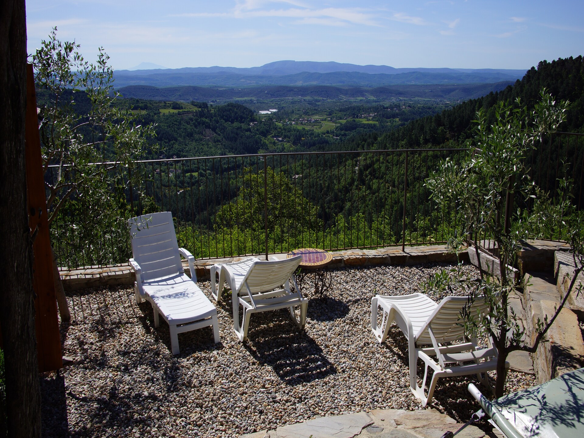 Vrijstaande stenen villa met privézwembad en panoramisch bergzicht - foto 26