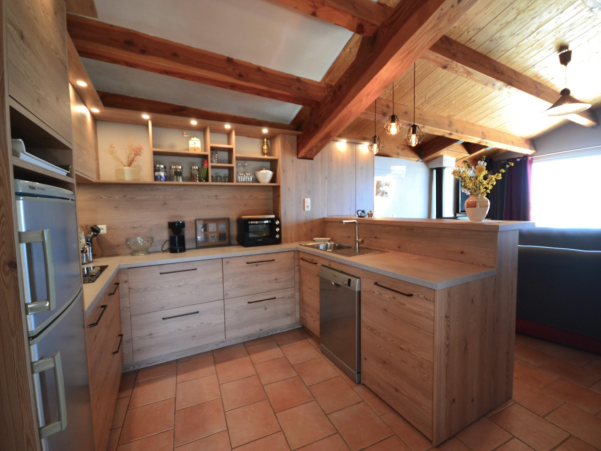 Vrijstaande stenen villa met privézwembad en panoramisch bergzicht - foto 21