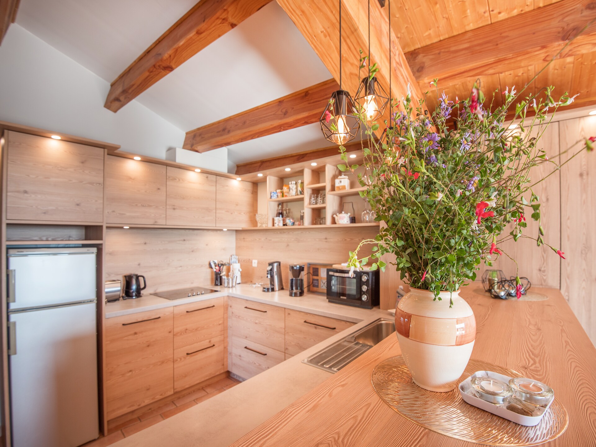 Vrijstaande stenen villa met privézwembad en panoramisch bergzicht - foto 10