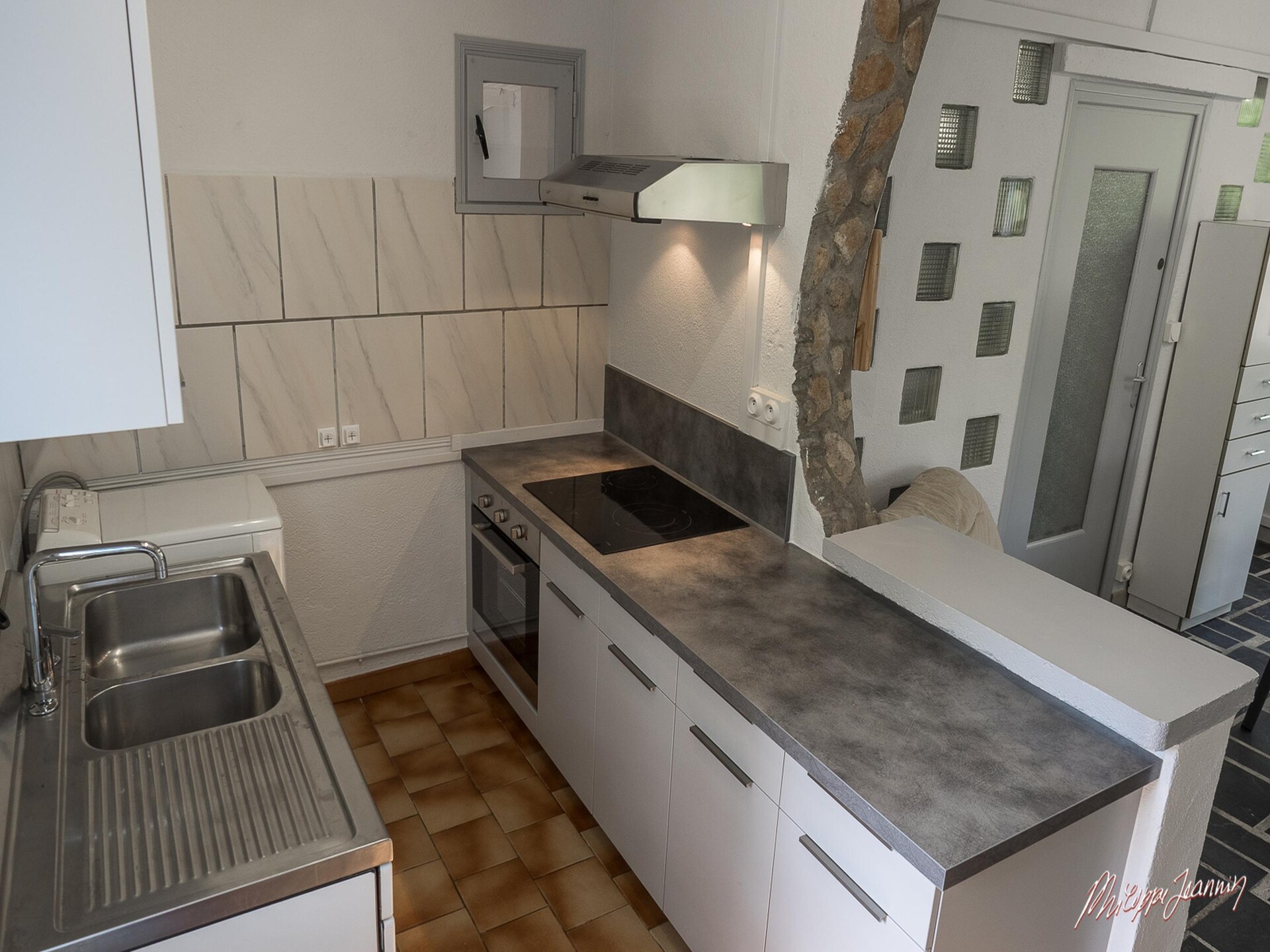 Vrijstaand vakantiehuis met zwembad en uitzicht op de Ardèche heuvels - foto 3