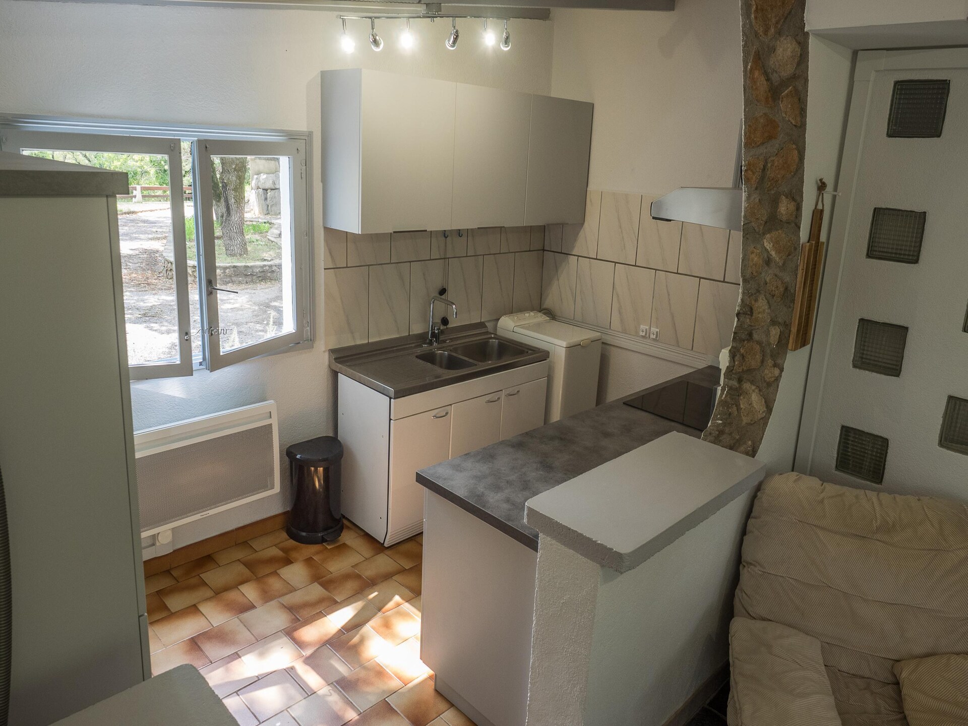 Vrijstaand vakantiehuis met zwembad en uitzicht op de Ardèche heuvels - foto 15