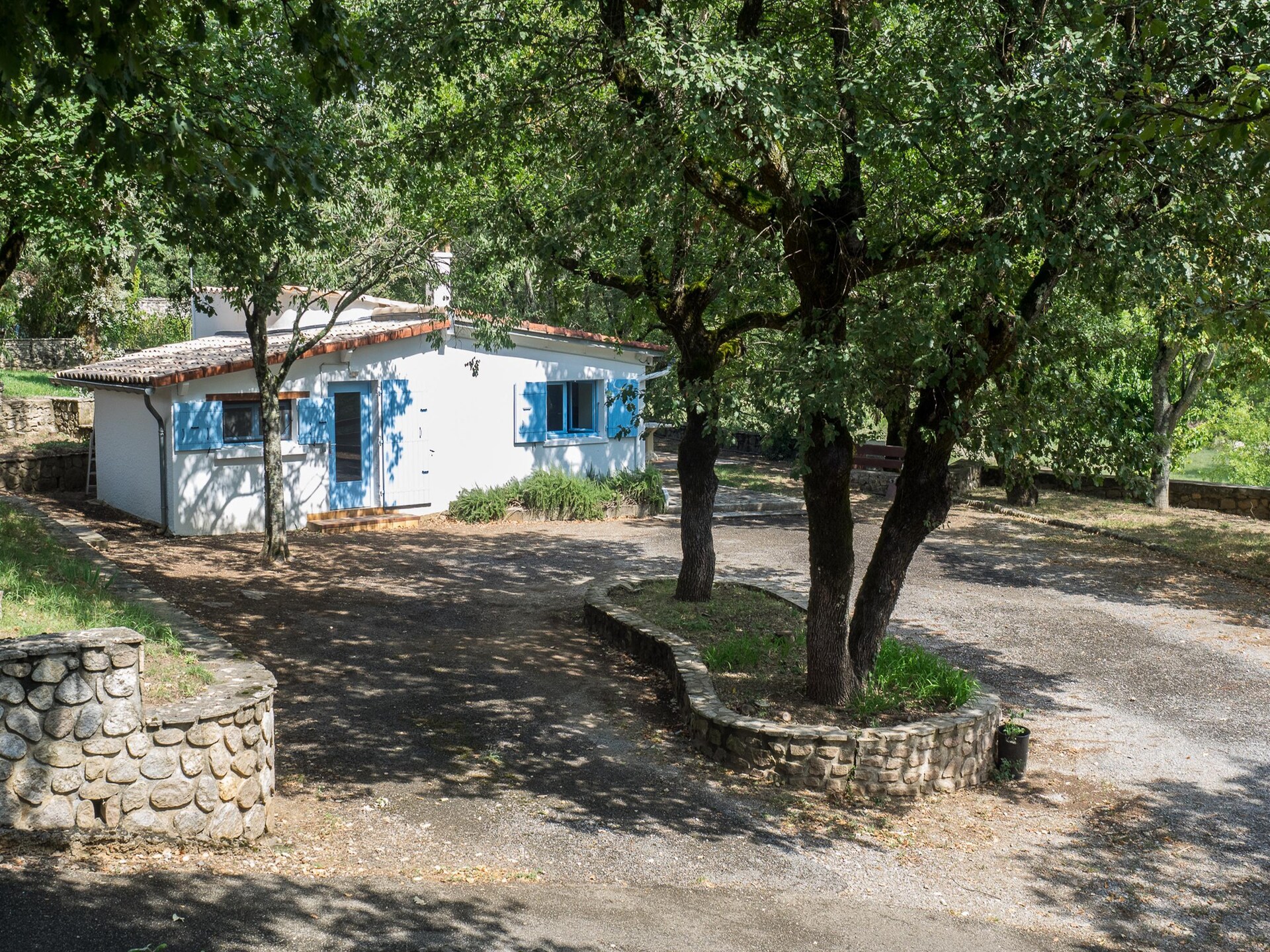 Vrijstaand vakantiehuis met zwembad en uitzicht op de Ardèche heuvels - foto 8