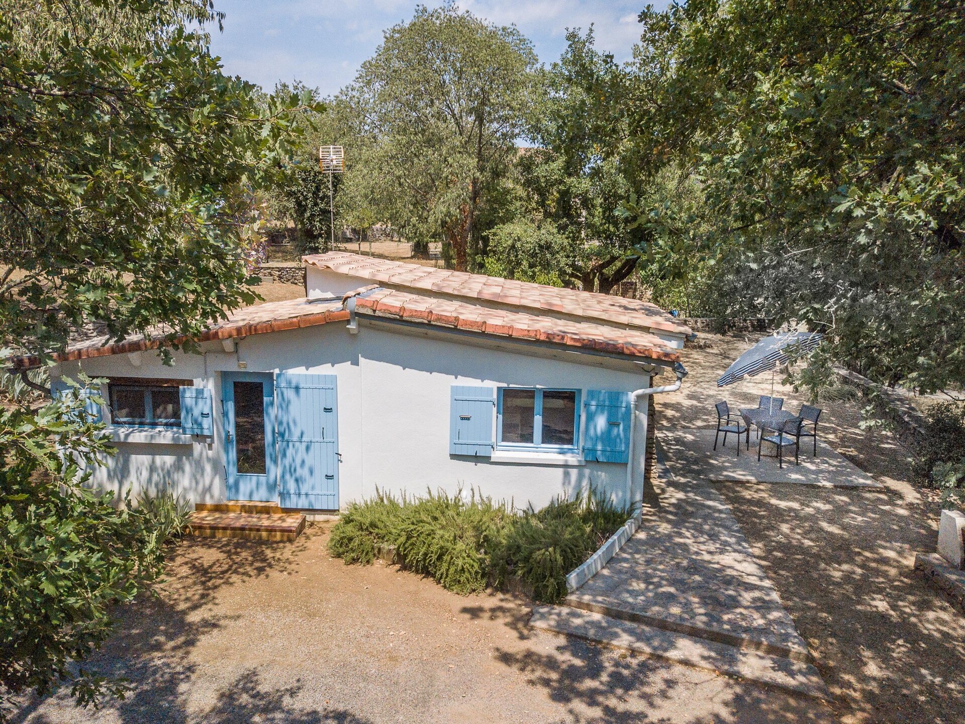 Vrijstaand vakantiehuis met zwembad en uitzicht op de Ardèche heuvels - foto 9