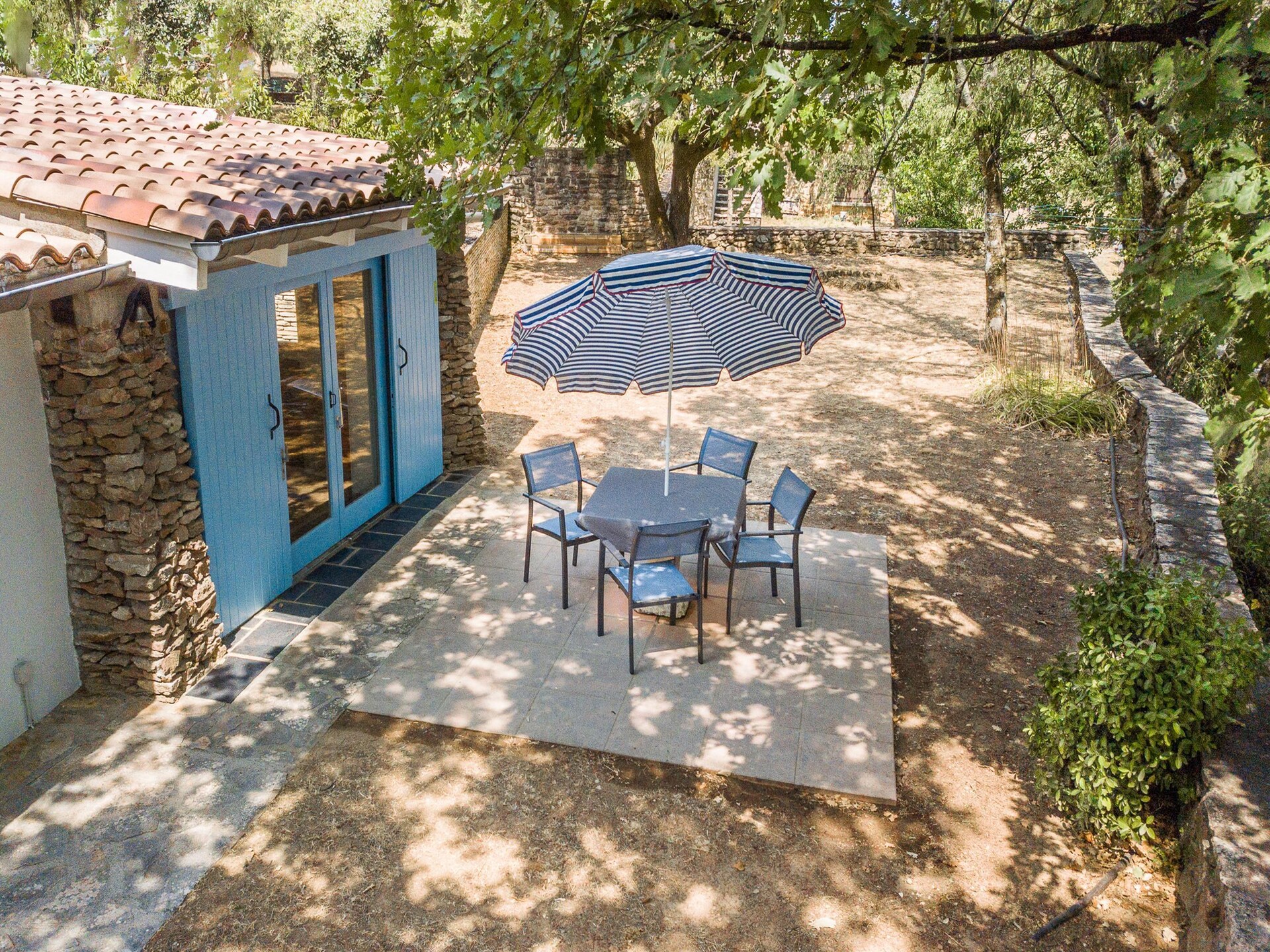 Vrijstaand vakantiehuis met zwembad en uitzicht op de Ardèche heuvels - foto 10