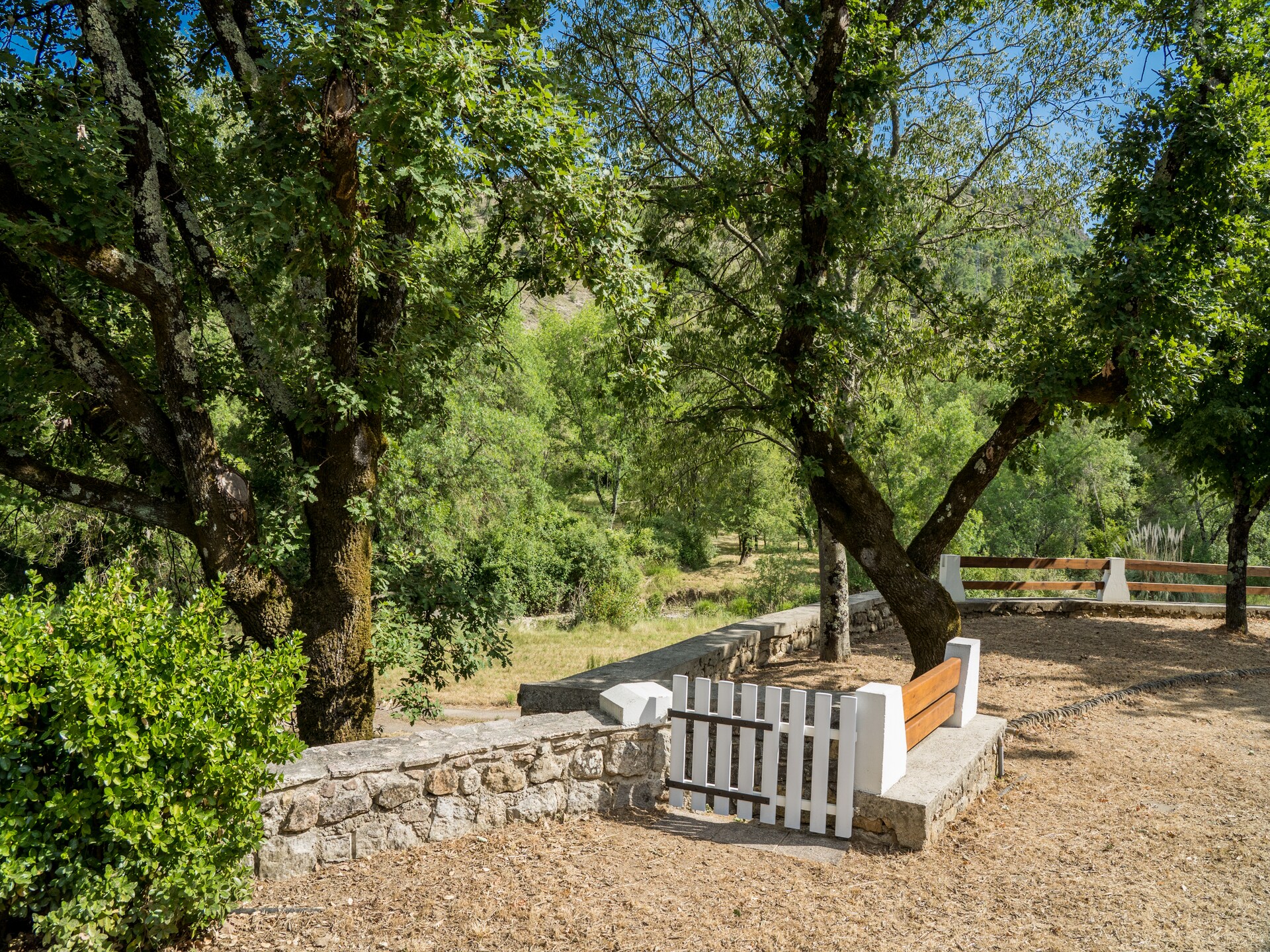 Vrijstaand vakantiehuis met zwembad en uitzicht op de Ardèche heuvels - foto 13
