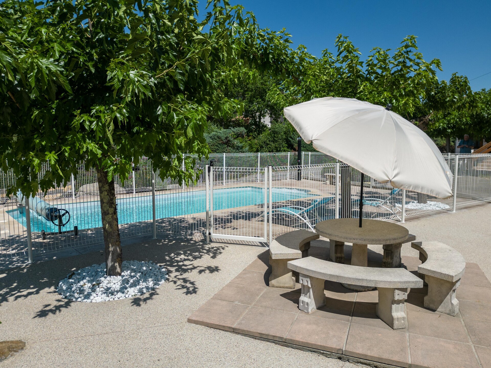 Vrijstaand vakantiehuis met zwembad en uitzicht op de Ardèche heuvels - foto 12