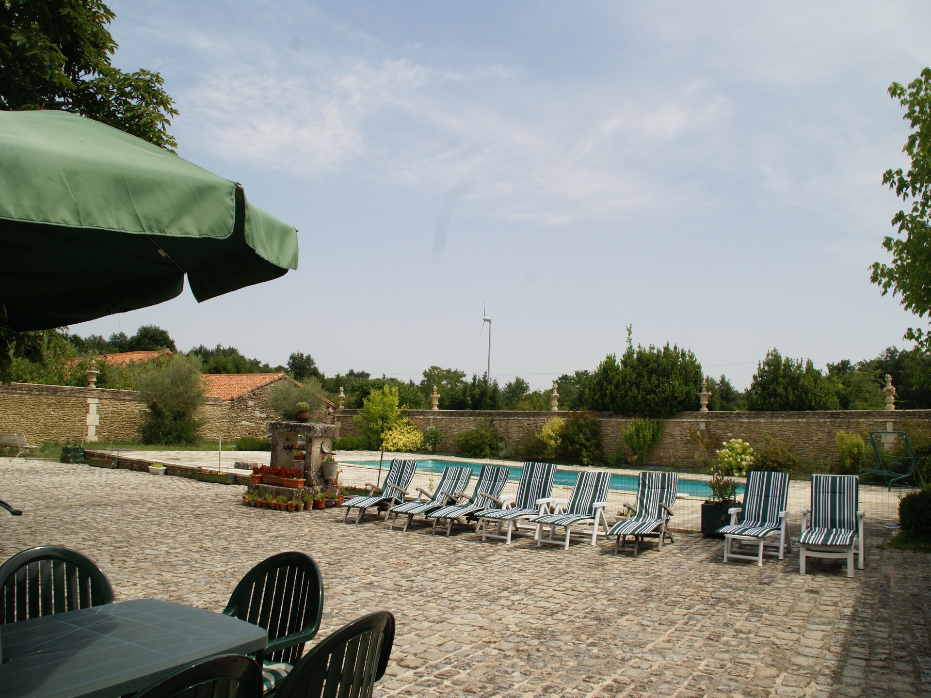Vintage landhuis met privézwembad nabij Lencloître voor 10 personen - foto 35