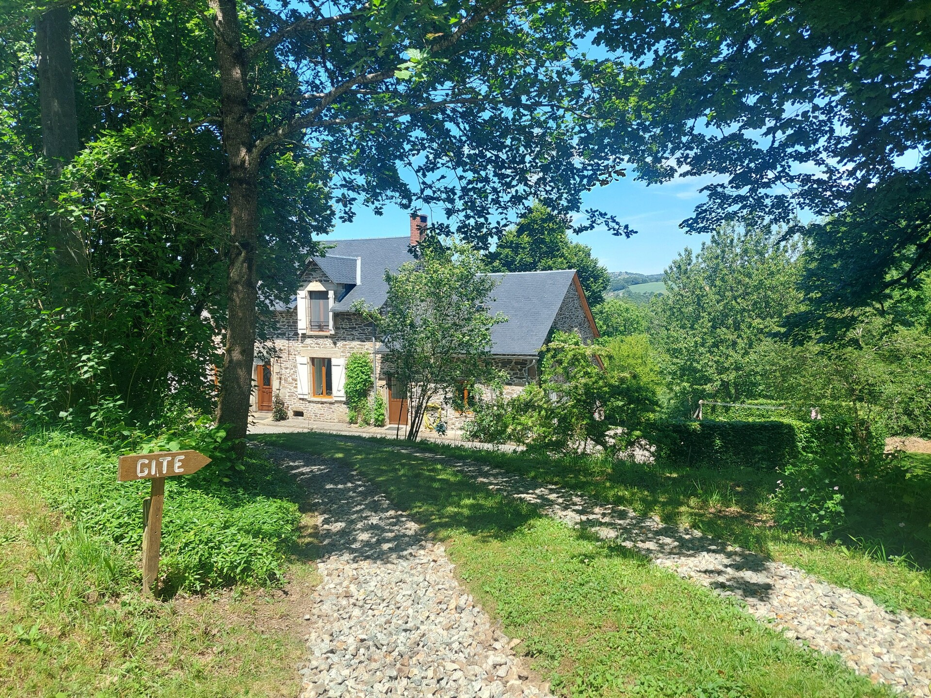 Authentiek vakantiehuis met zoutwaterzwembad en 6000 m² tuin bij Sussac - foto 35