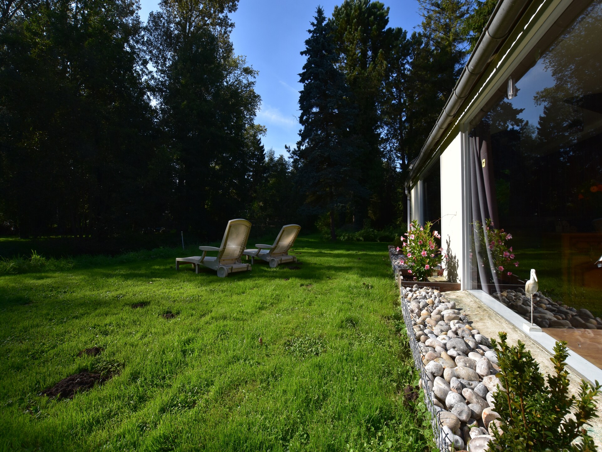 Vrijstaand vakantiehuis aan de rivier met enorme tuin in Le Ponchel - foto 17