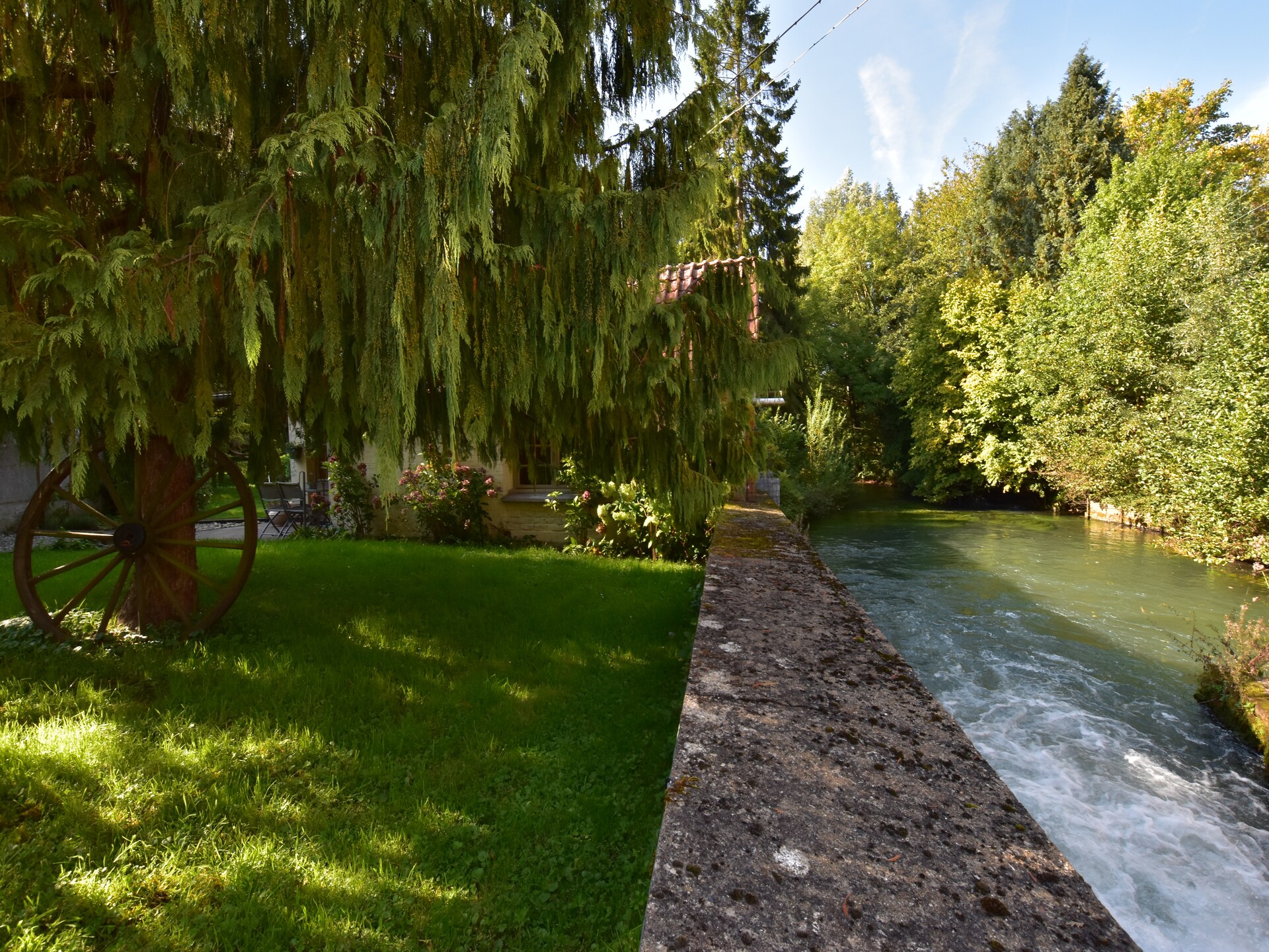Vrijstaand vakantiehuis aan de rivier met enorme tuin in Le Ponchel - foto 18