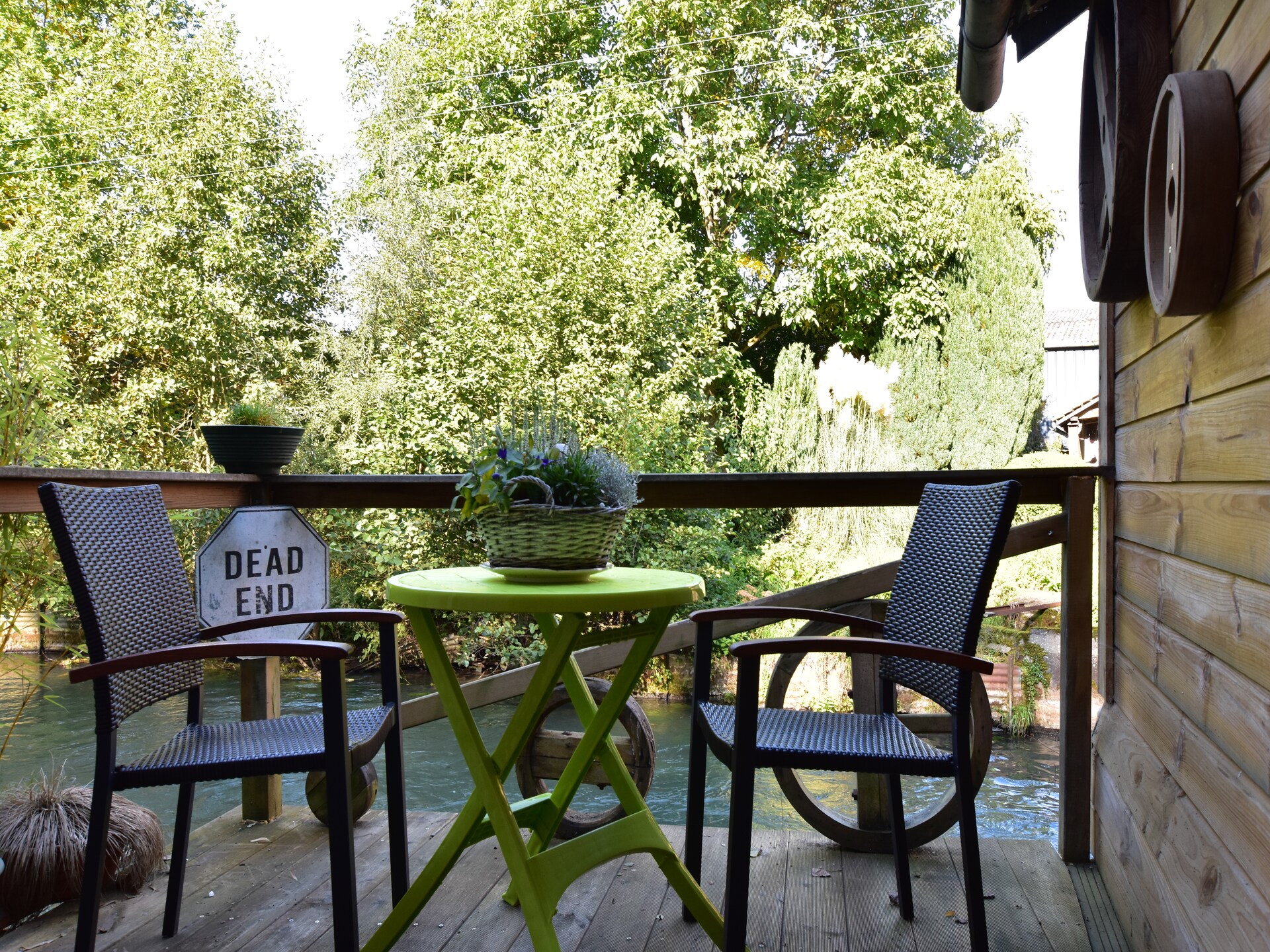 Vrijstaand vakantiehuis aan de rivier met enorme tuin in Le Ponchel - foto 15
