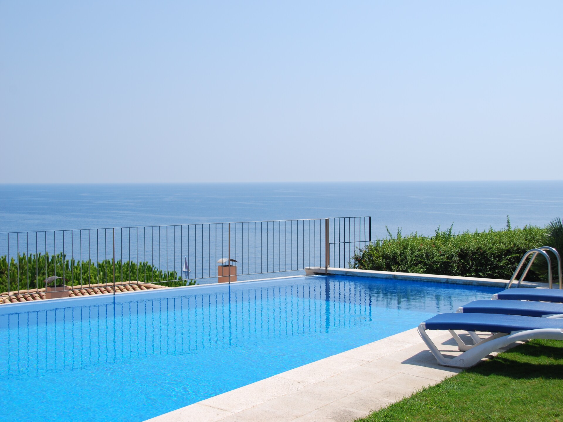 Licht appartement aan de Costa Brava met zwembad, vlakbij zee - foto 2