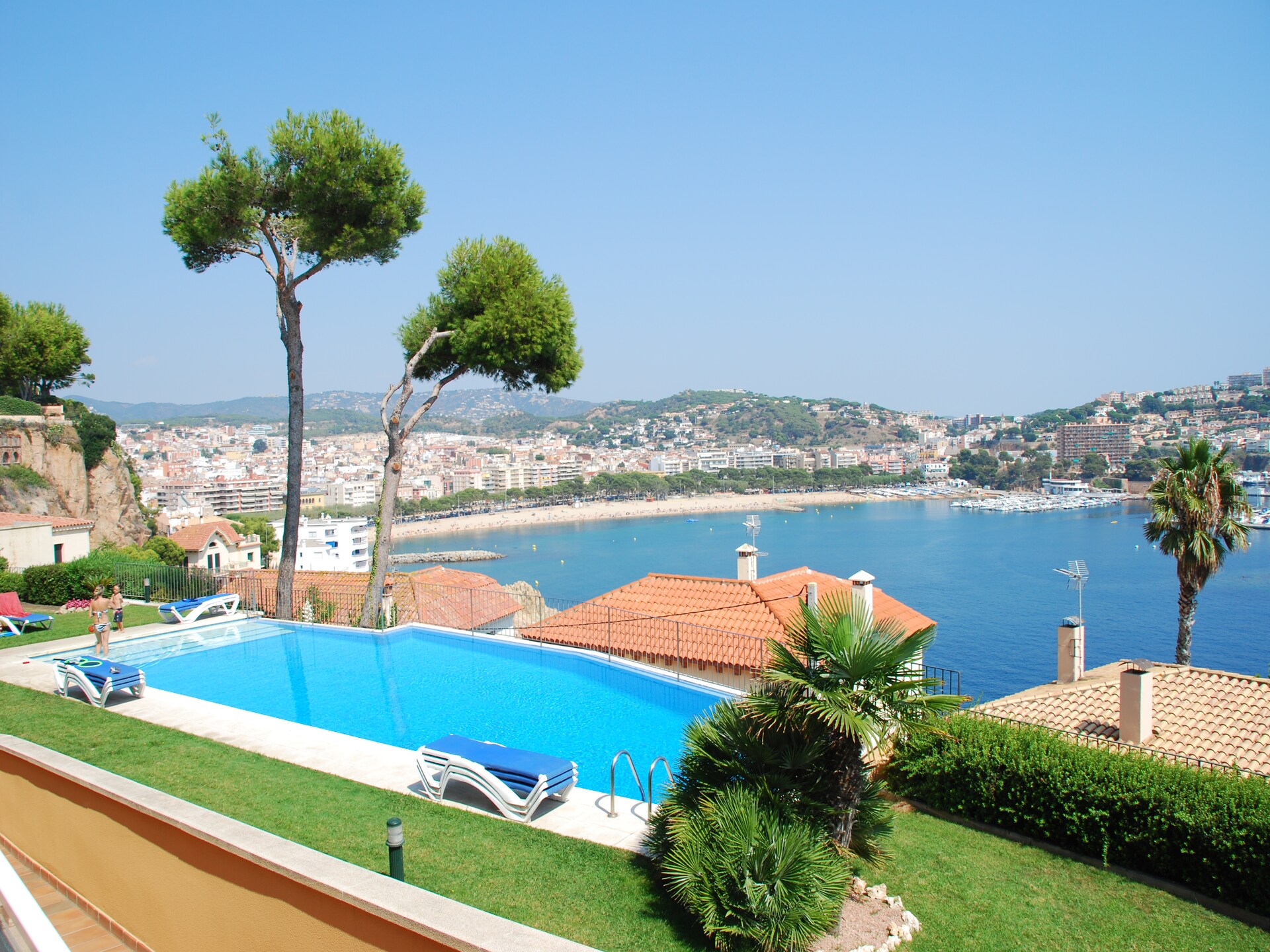 Licht appartement aan de Costa Brava met zwembad, vlakbij zee - foto 9