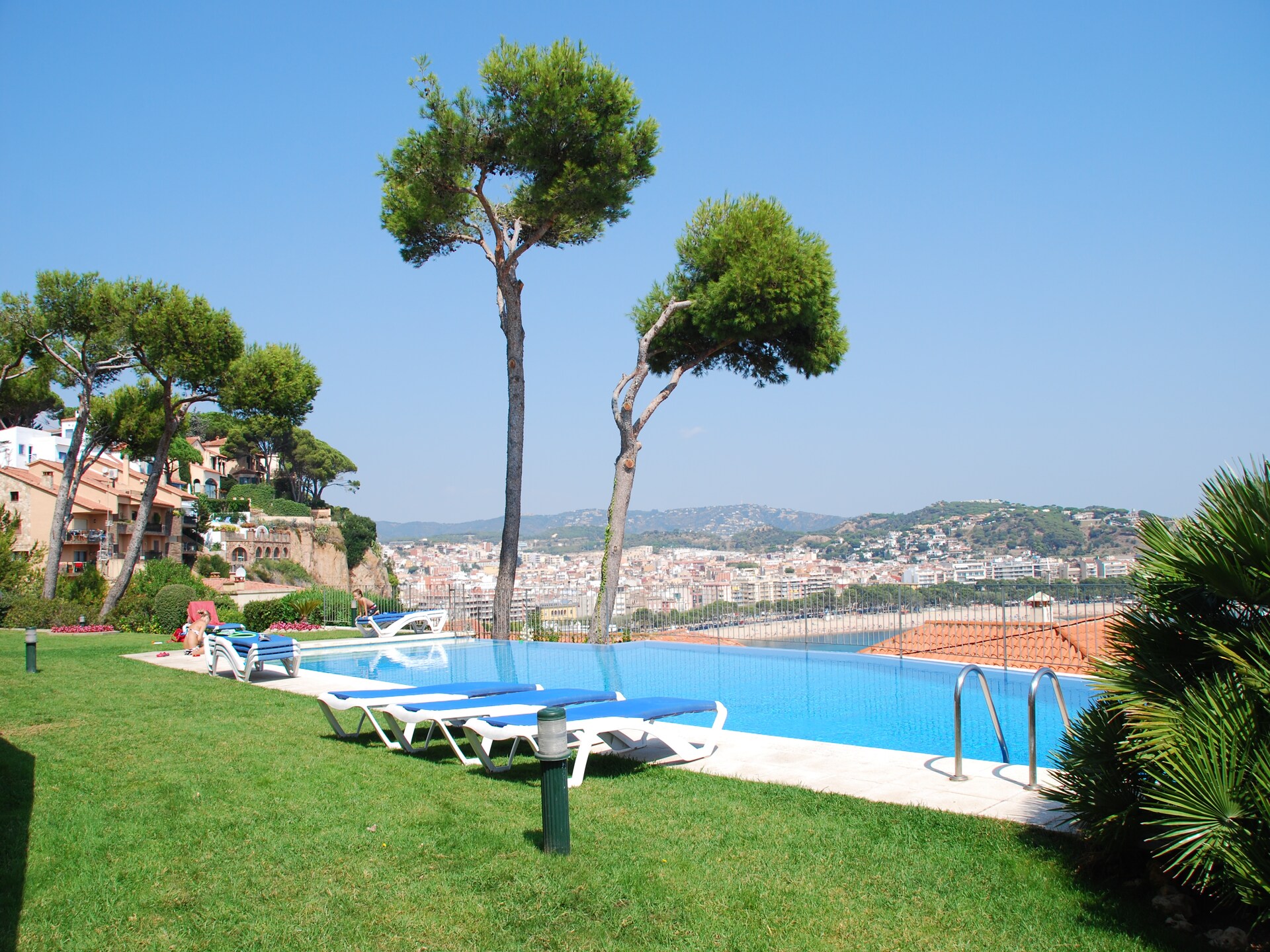Licht appartement aan de Costa Brava met zwembad, vlakbij zee - foto 8