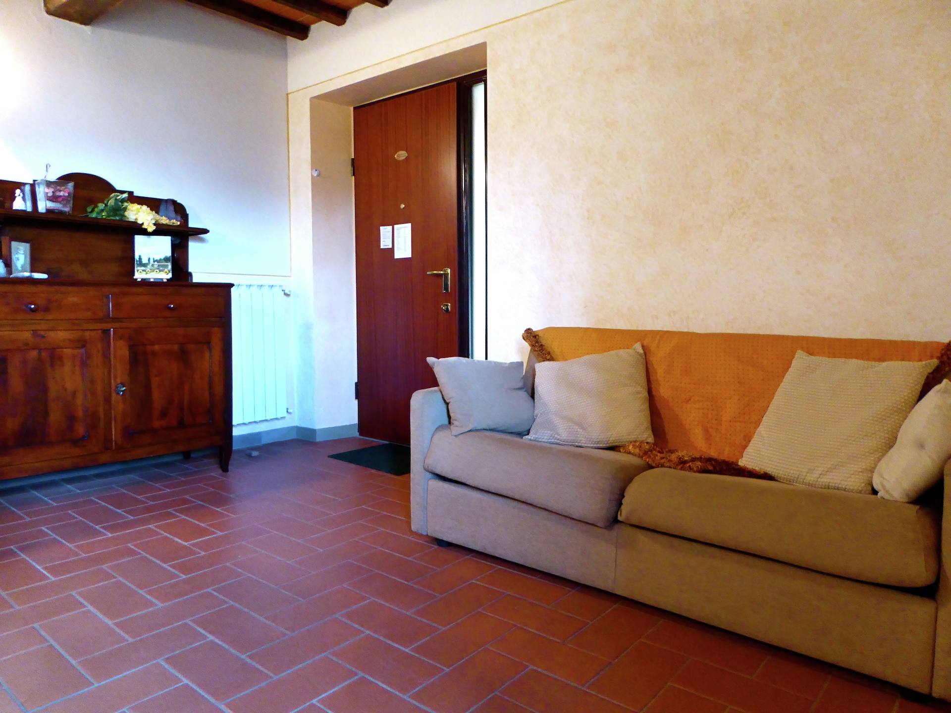Op 600 m van het centrum: Rustiek vakantiehuis Salice Sei in Montecarelli - foto 5
