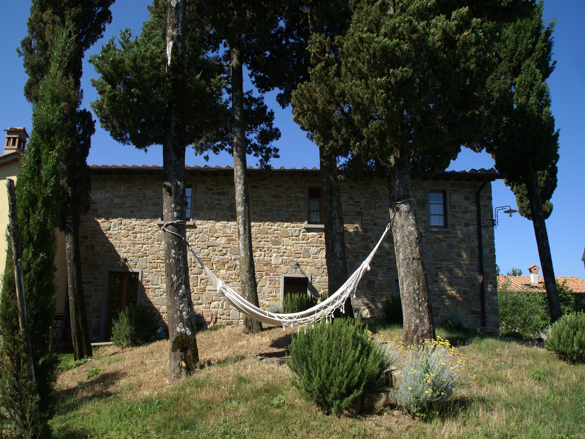 Op 600 m van het centrum: Ruim vakantiehuis Cipresso Nove in Montecarelli - foto 21