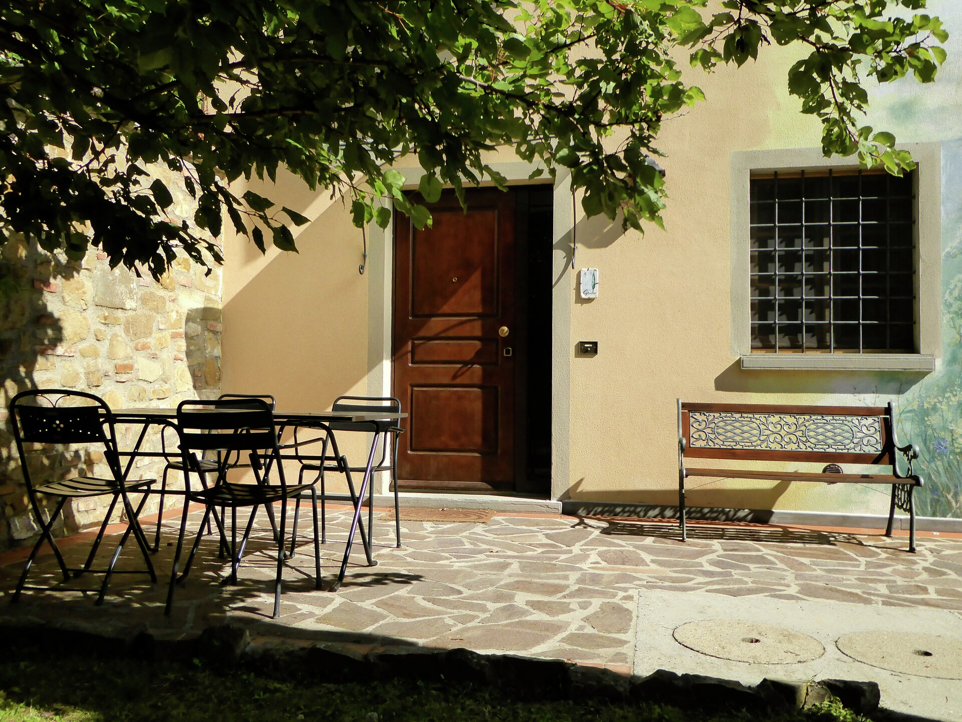 Op 600 m van het centrum: Ruim vakantiehuis Cipresso Nove in Montecarelli - foto 18