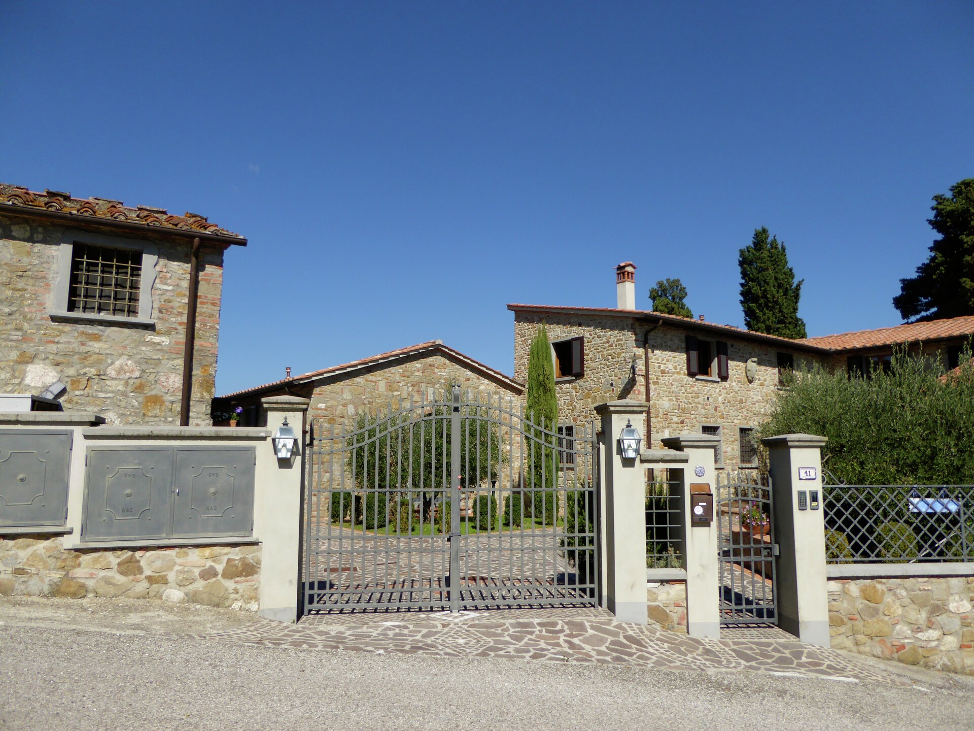 Op 600 m van het centrum: Ruim vakantiehuis Cipresso Nove in Montecarelli - foto 6
