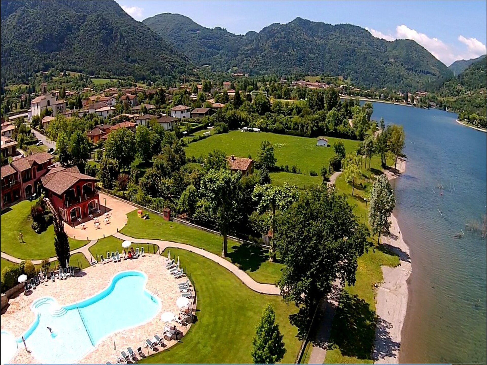 Kleurrijk appartement Vico Super nabij het Idromeer in Idro - foto 1