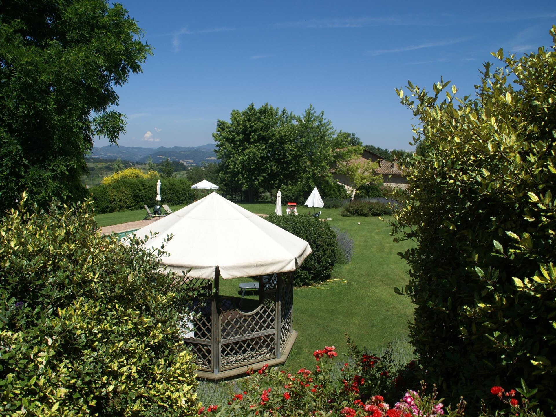 Vrijstaand Toscaans huisje met zwembad en uitzicht bij Montone - foto 23