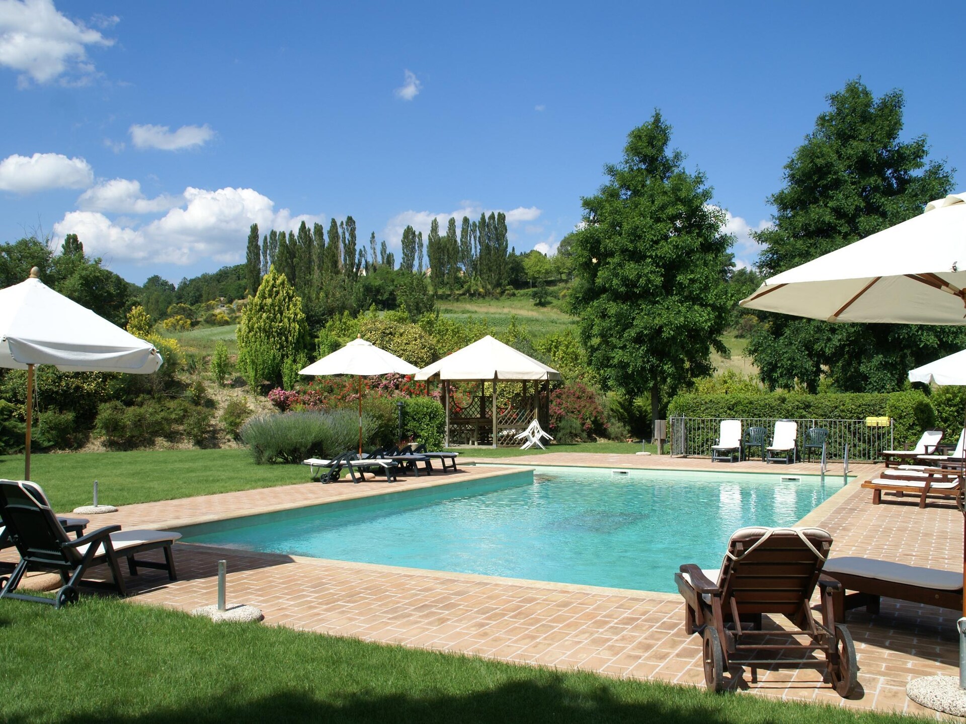 Vrijstaand Toscaans huisje met zwembad en uitzicht bij Montone - foto 9