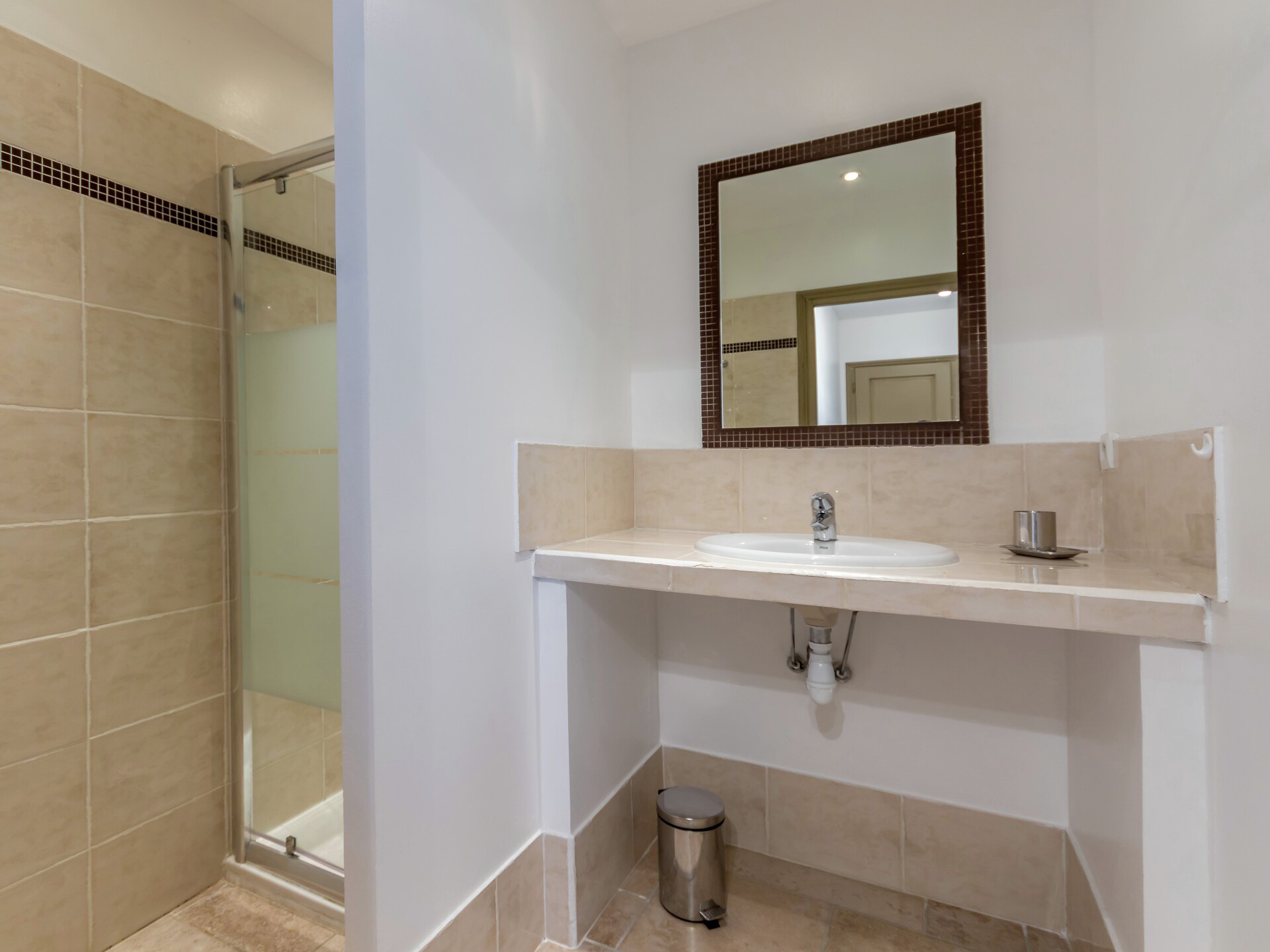 Modern appartement Verdi in bosrijke omgeving van Montauroux - foto 15
