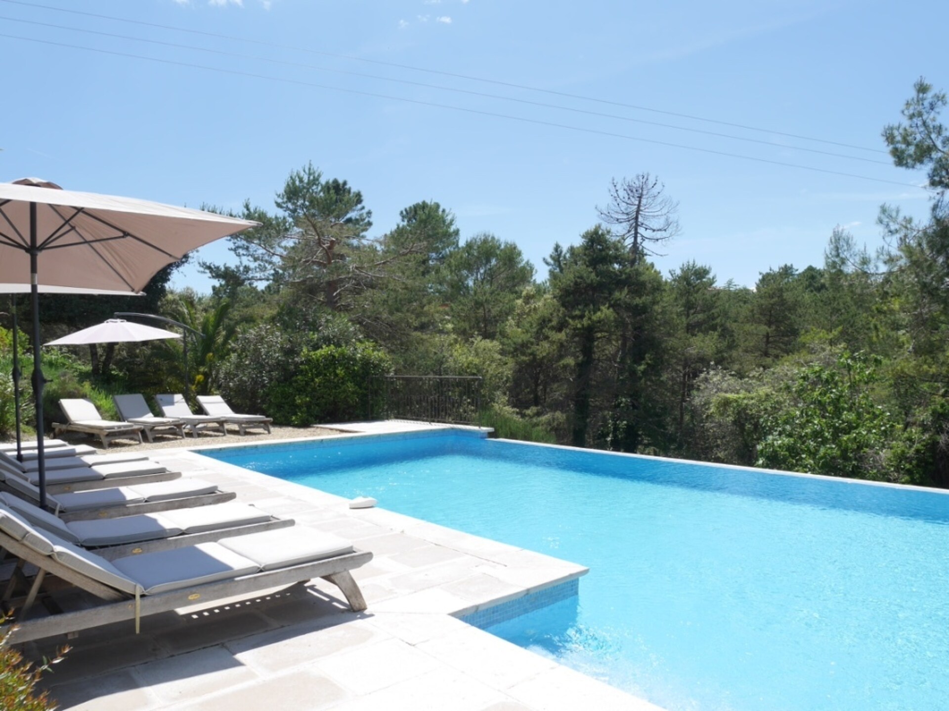 Modern appartement in bosrijke natuur bij Montauroux, vlakbij meer en Côte d'Azur - foto 2