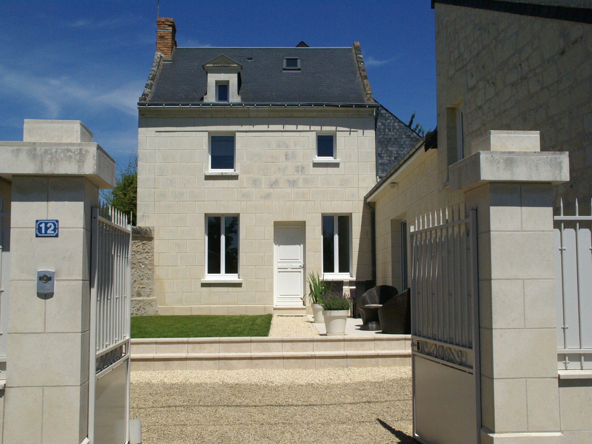 Vrijstaand vakantiehuis in Beaumont-en-Véron met privétuin en barbecue - foto 7