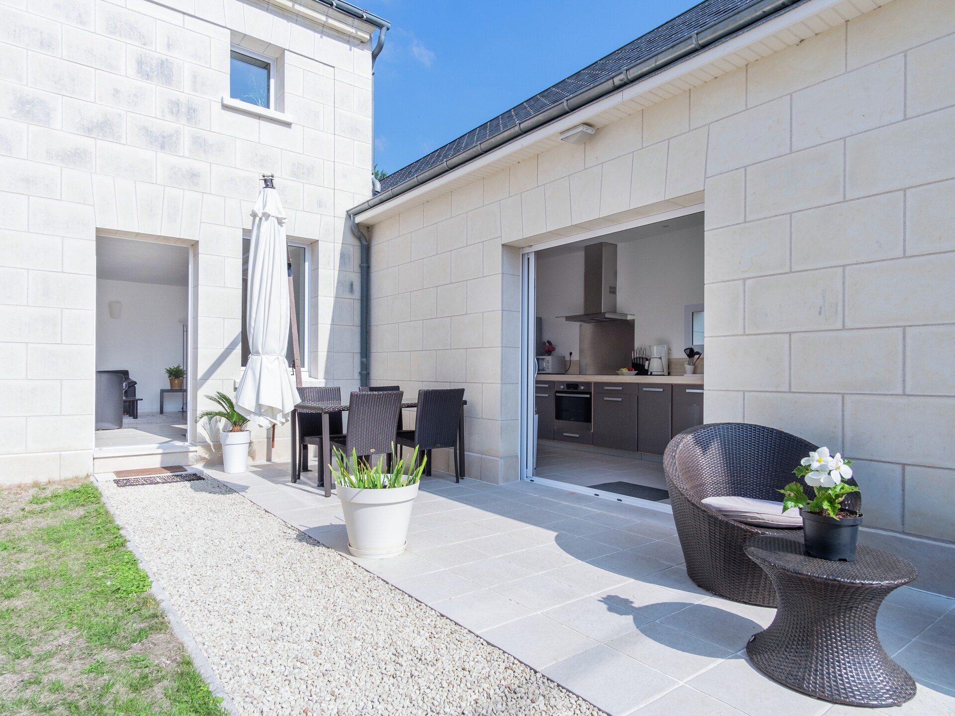 Vrijstaand vakantiehuis in Beaumont-en-Véron met privétuin en barbecue - foto 35