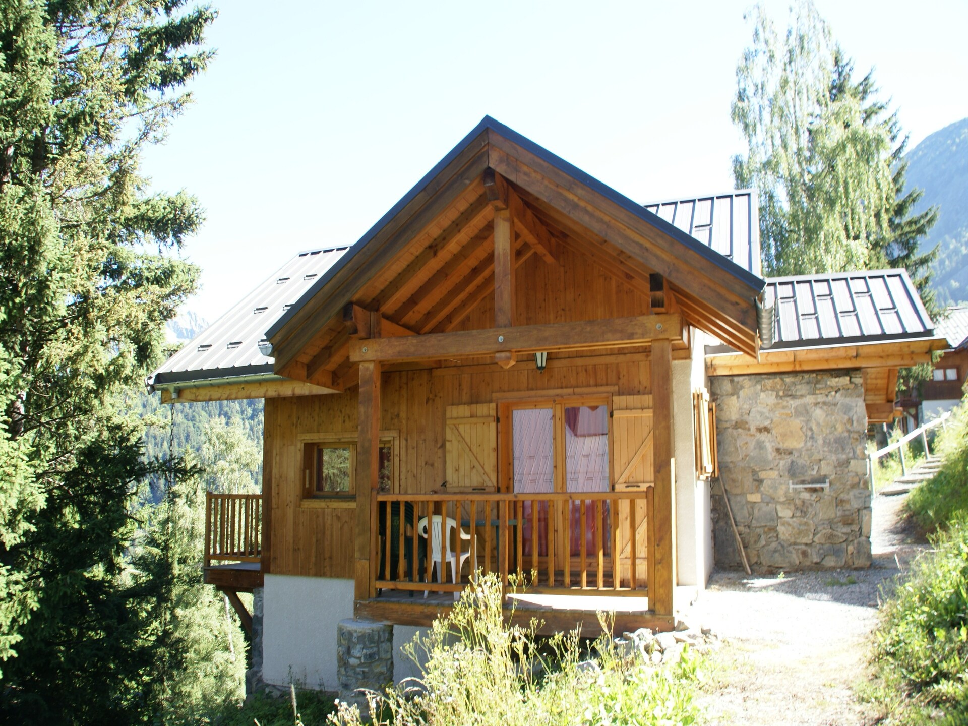 Authentiek chalet voor 8 aan de piste met panoramisch uitzicht op het meer - foto 9