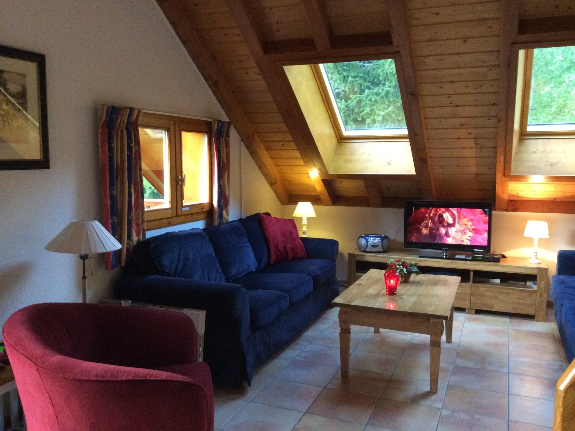 Authentiek chalet voor 8 aan de piste met panoramisch uitzicht op het meer - foto 3