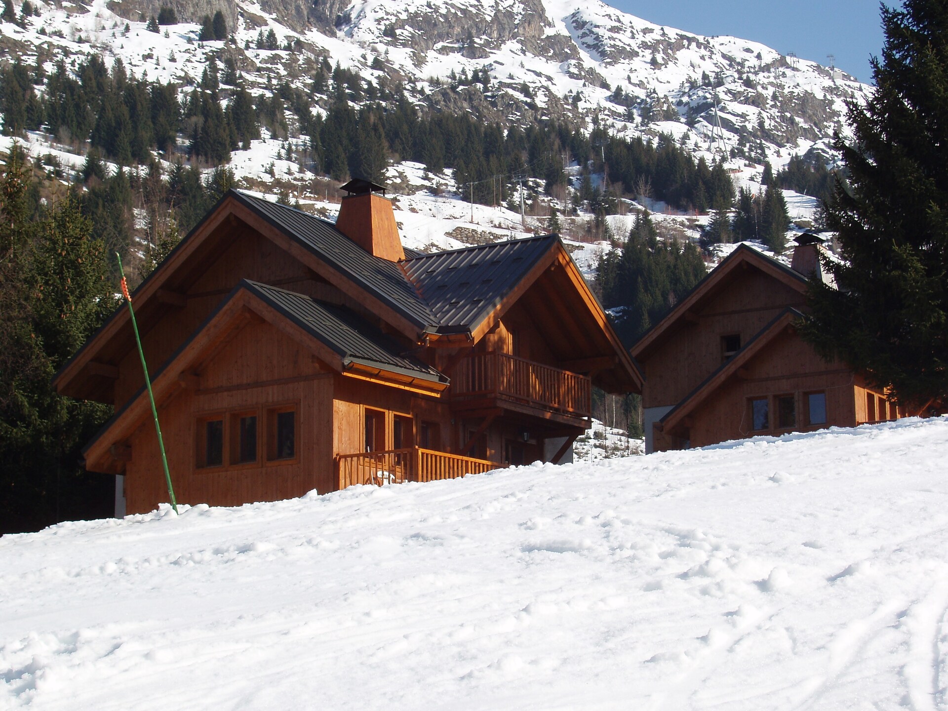 Authentiek chalet voor 8 aan de piste met panoramisch uitzicht op het meer - foto 14