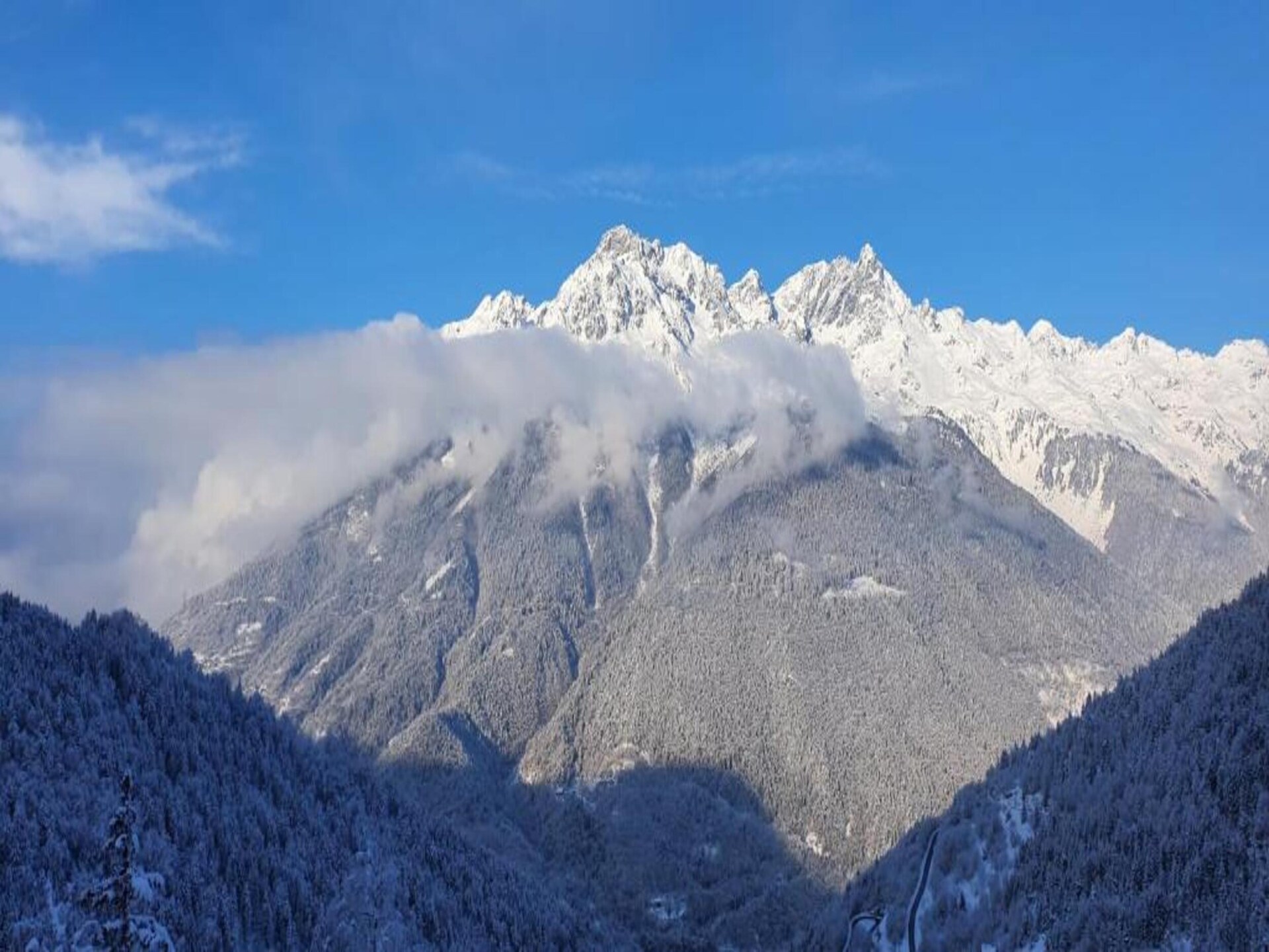 Authentiek chalet voor 8 aan de piste met panoramisch uitzicht op het meer - foto 26
