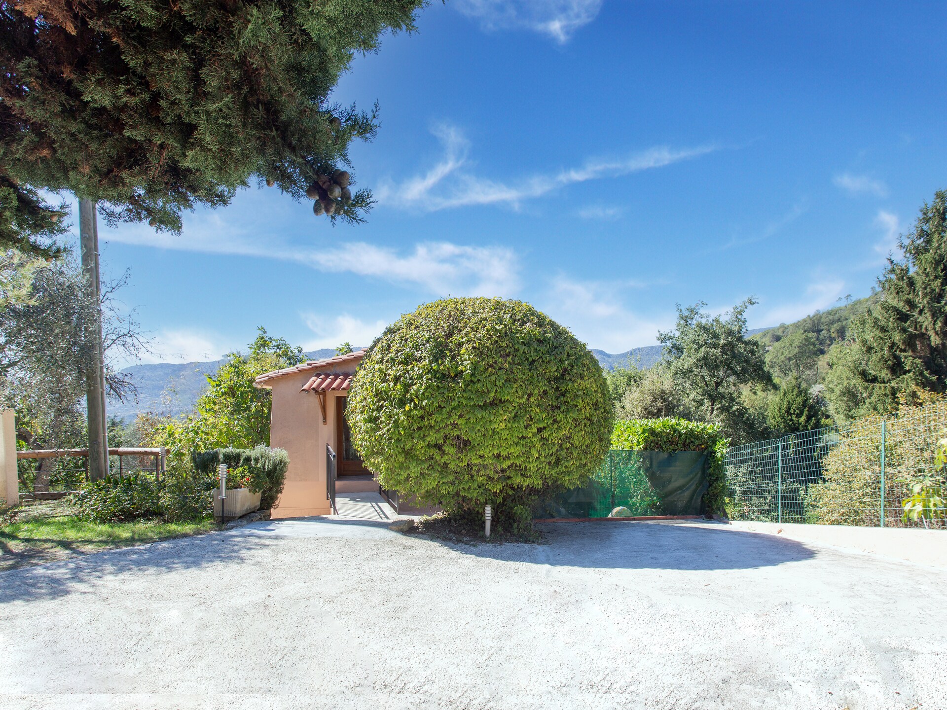 Rustiek vakantiehuis in Berre-les-Alpes met omheinde tuin, vlakbij Franse Rivièra - foto 25