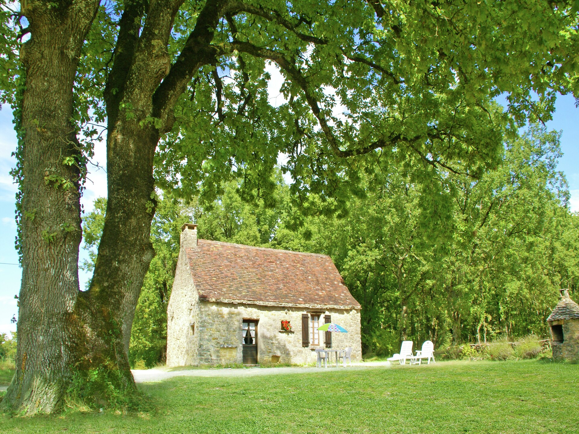 Knus vrijstaand huisje voor 2 in het bos van Berbiguières, Dordogne - foto 10