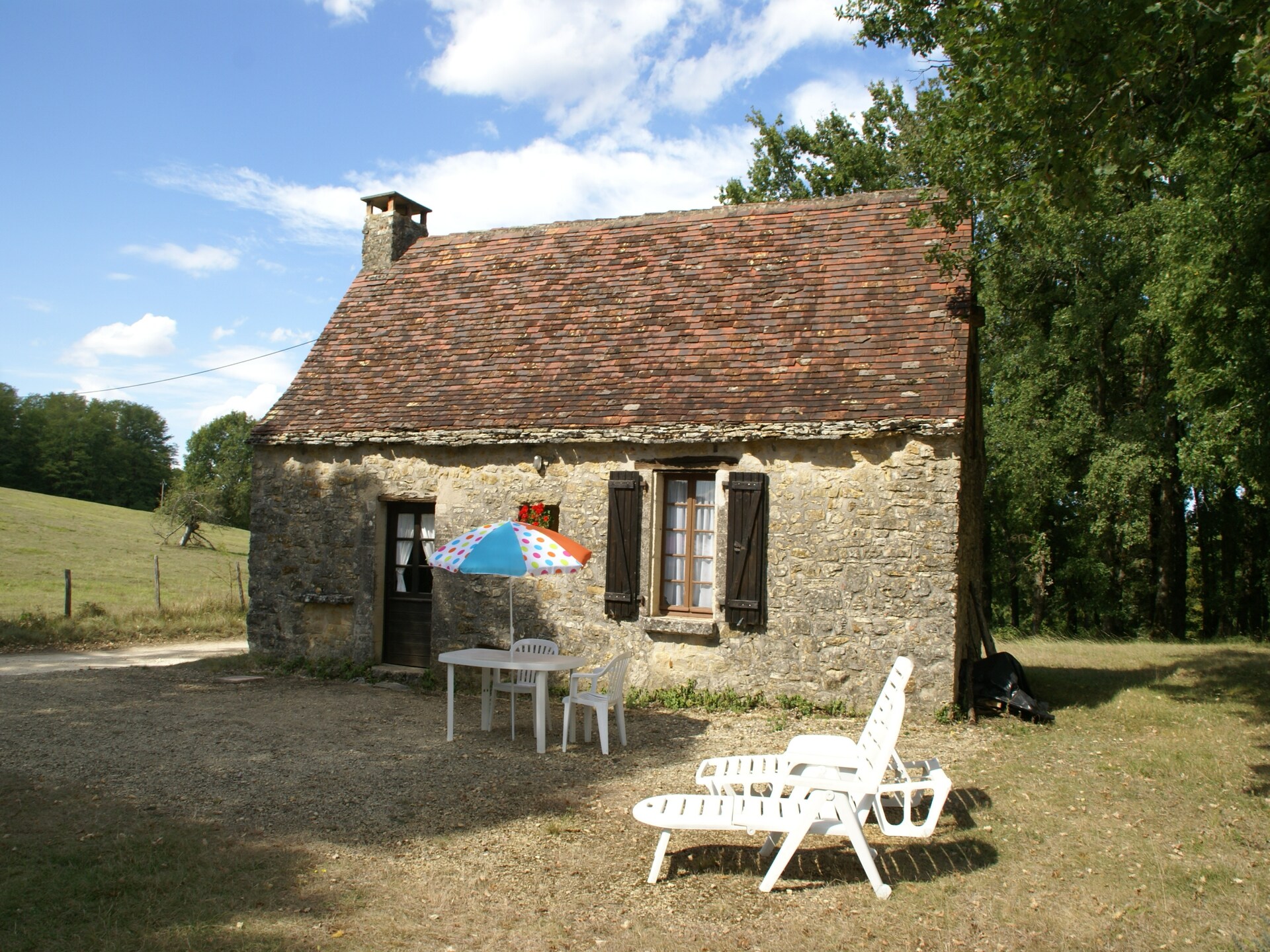 Knus vrijstaand huisje voor 2 in het bos van Berbiguières, Dordogne - foto 5