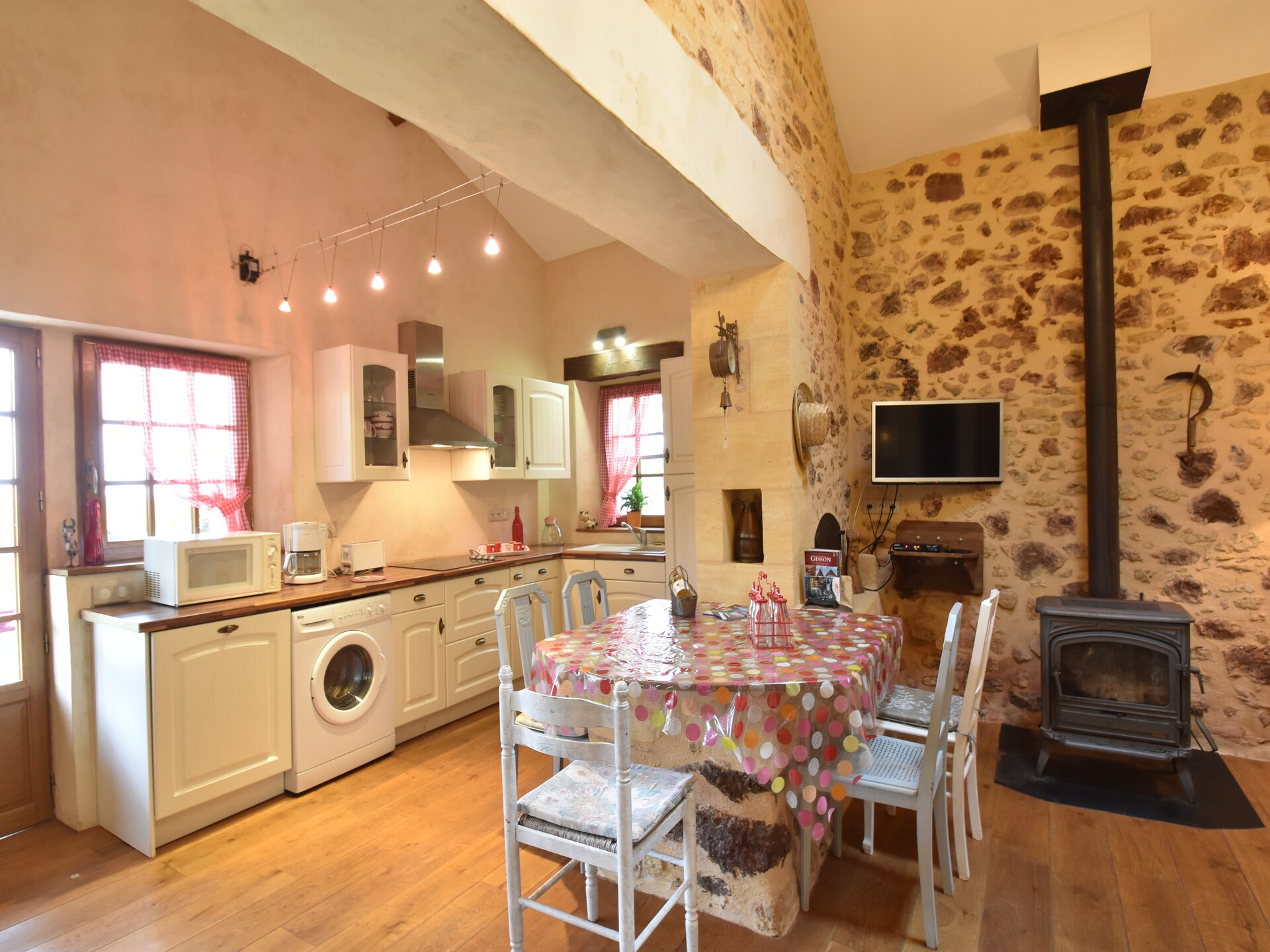 Vrijstaand vakantiehuis nabij golfbaan in Montferrand-du-Périgord - foto 4