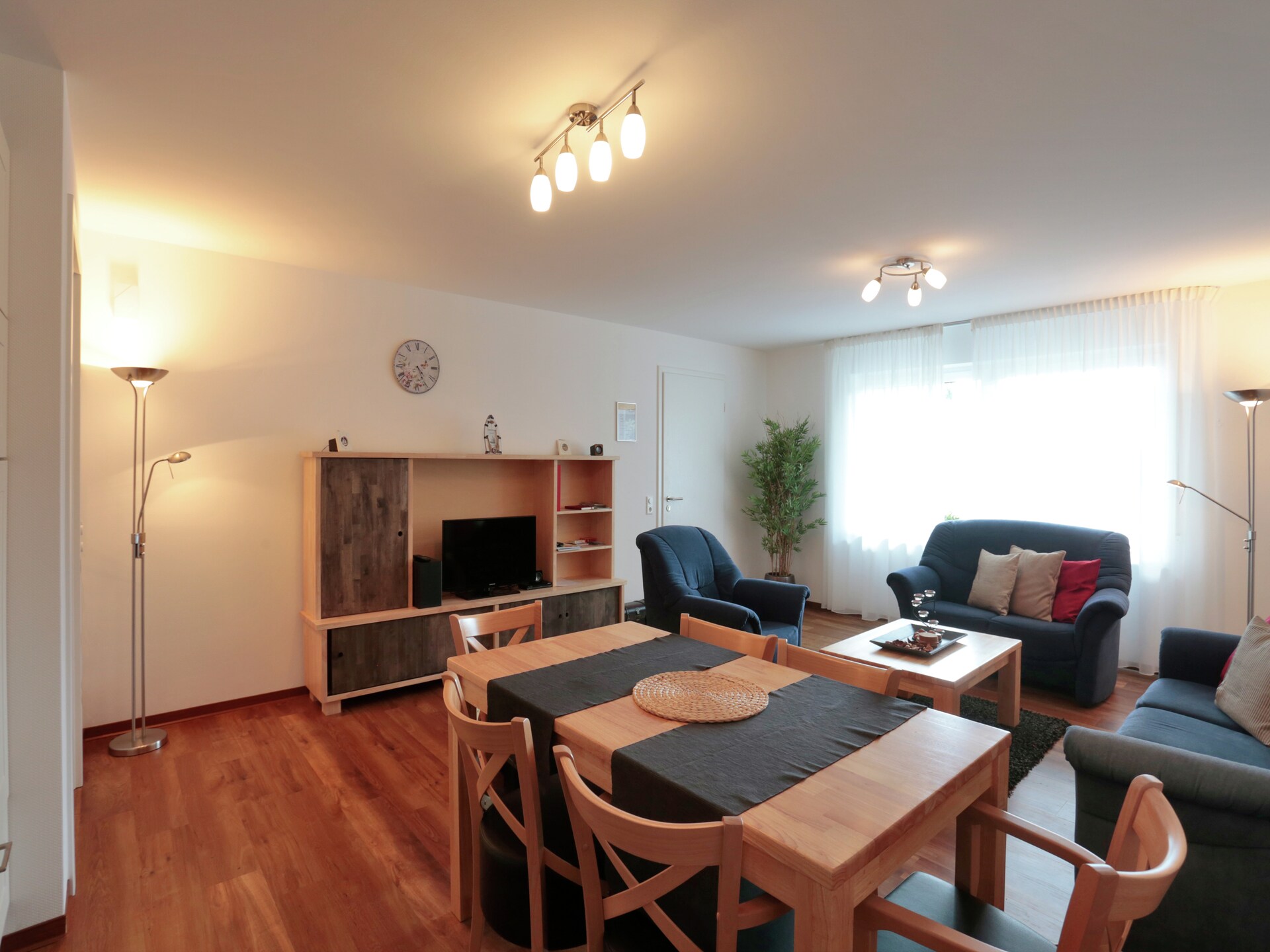 Ruime 17-persoons villa in Küstelberg bij Winterberg met tuin en balkon - foto 5