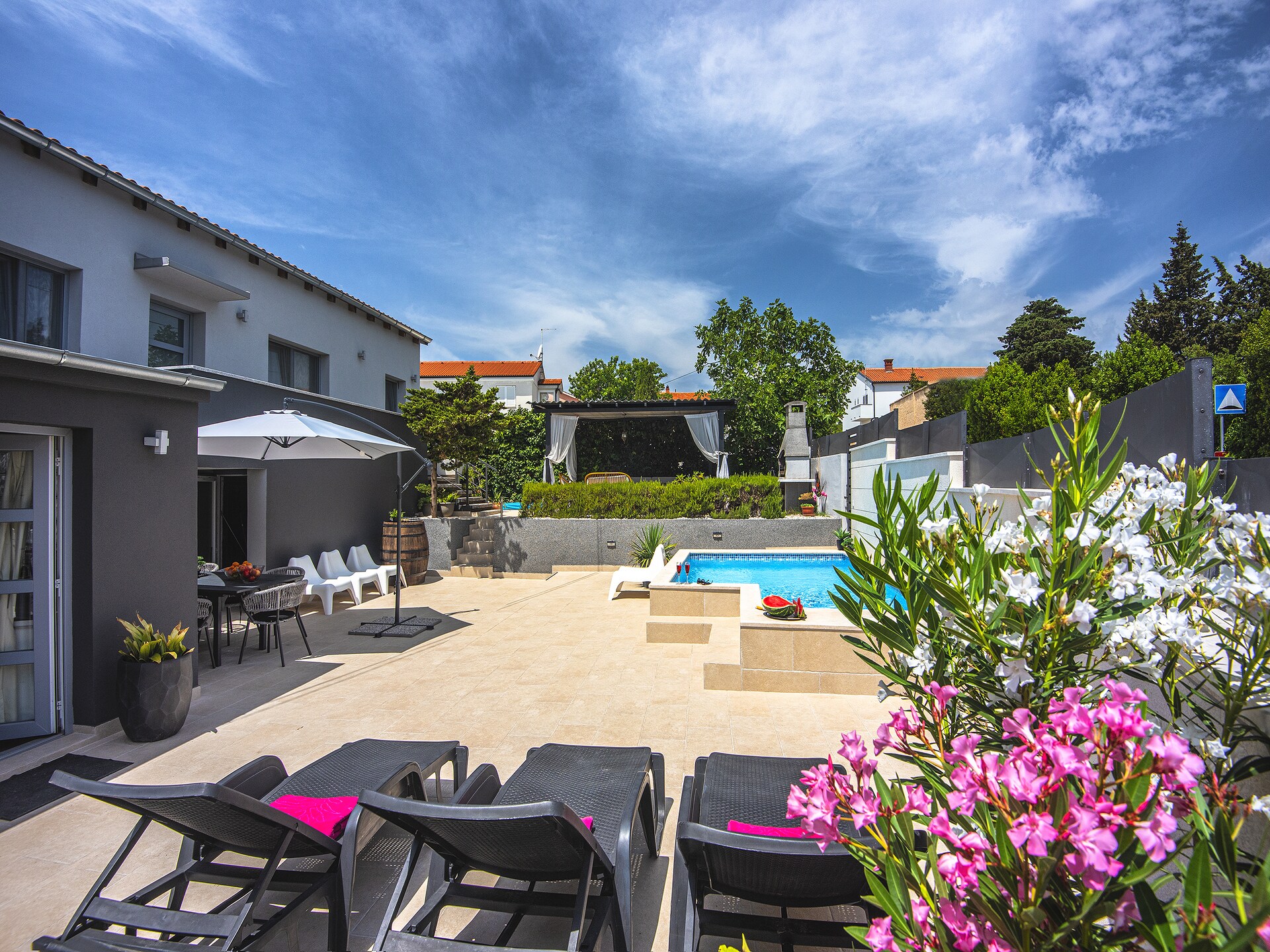 Centraal gelegen vakantiehuis in Ližnjan met privézwembad - foto 1