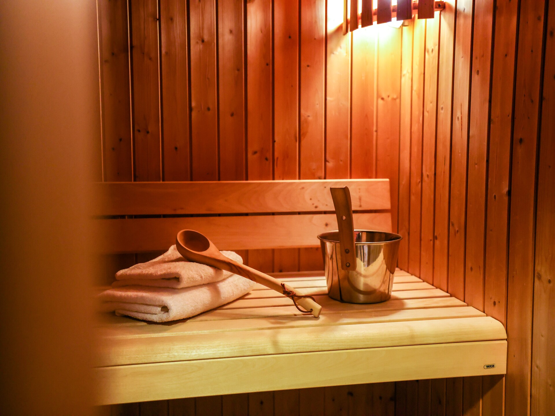 Vrijstaand waterhuis met privé sauna aan het IJsselmeer - foto 17
