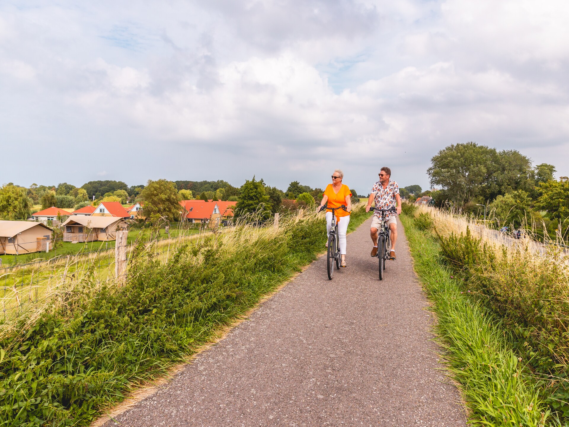 Vrijstaand waterhuis met privé sauna aan het IJsselmeer - foto 14