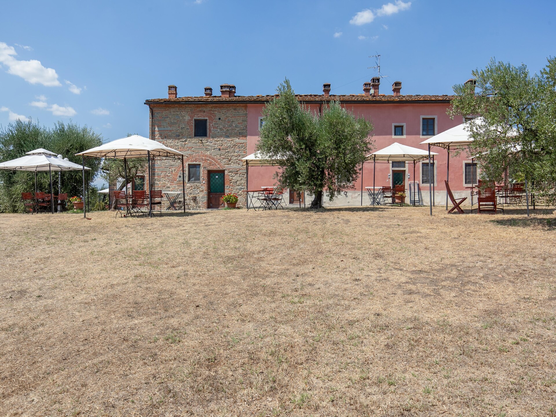 Romantisch 17e-eeuws boerderij-appartement met panoramisch uitzicht op de Arno-vallei - foto 9