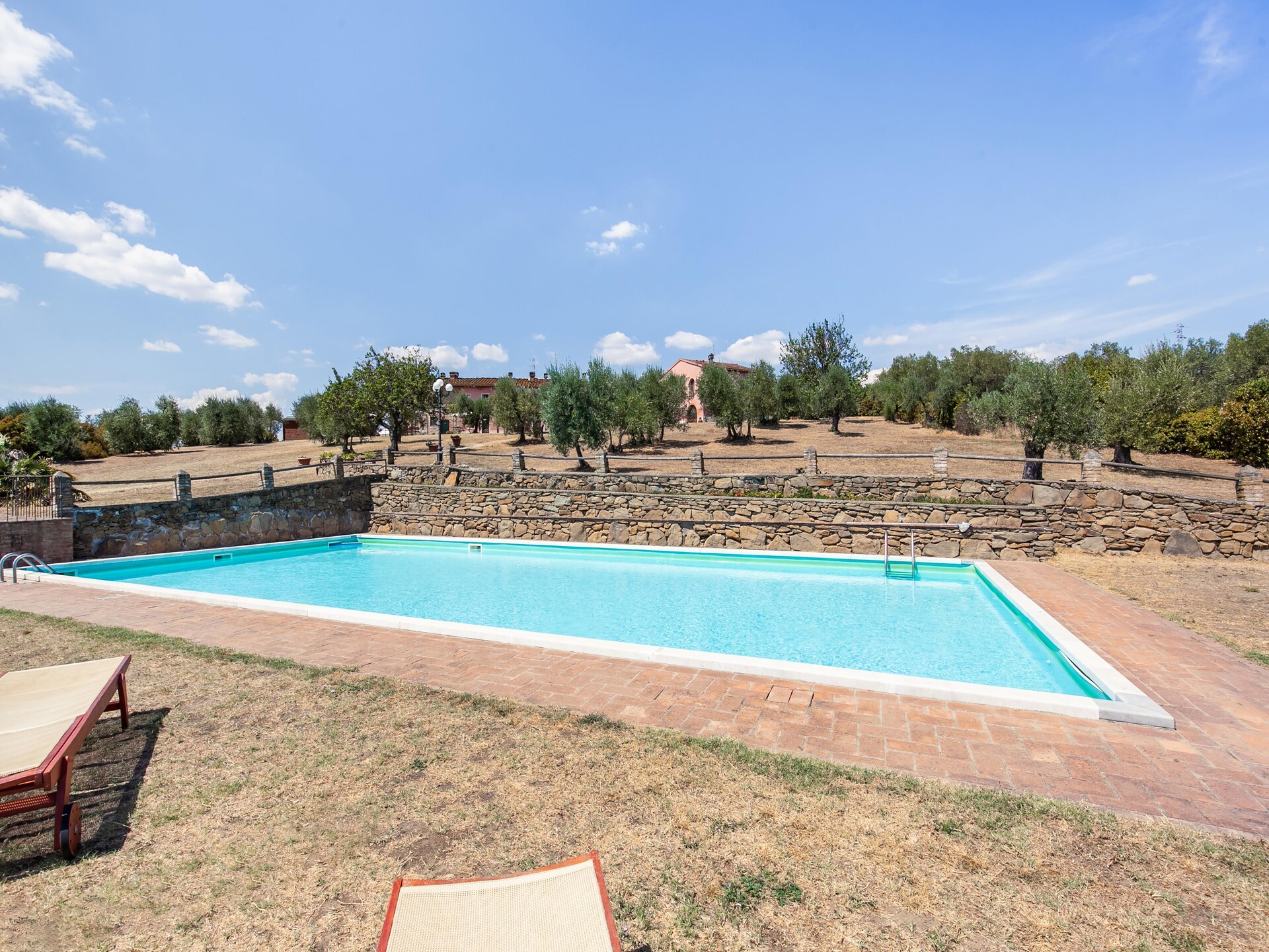 Romantisch 17e-eeuws boerderij-appartement met panoramisch uitzicht op de Arno-vallei - foto 13
